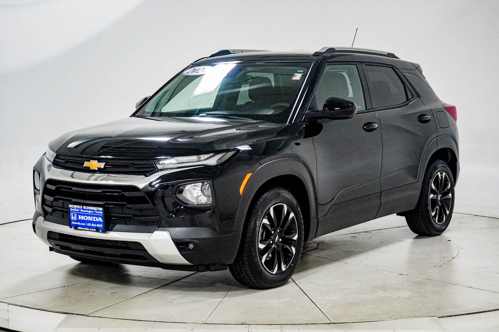 Used 2022 Chevrolet Trailblazer LT with VIN KL79MPS22NB119812 for sale in Richfield, Minnesota
