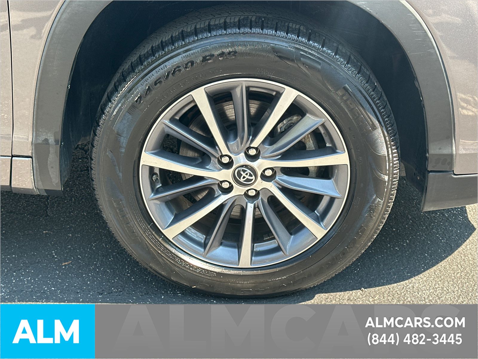 Used 2018 Gray Toyota XLE image 14
