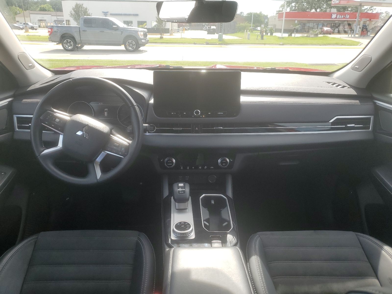 2025 Mitsubishi Outlander SE Red at Royal Nissan