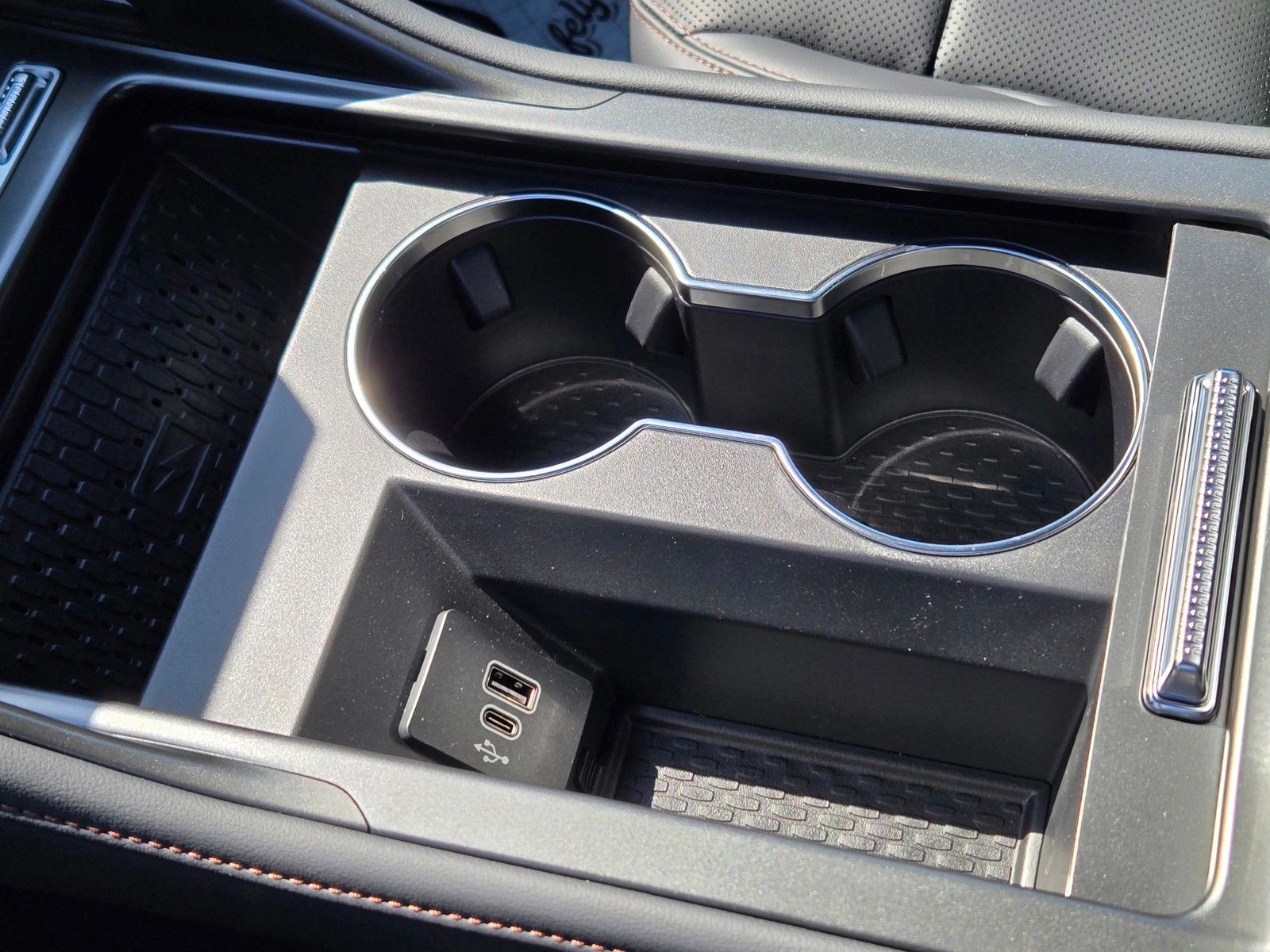 New 2025 Black Lincoln Premiere image 12