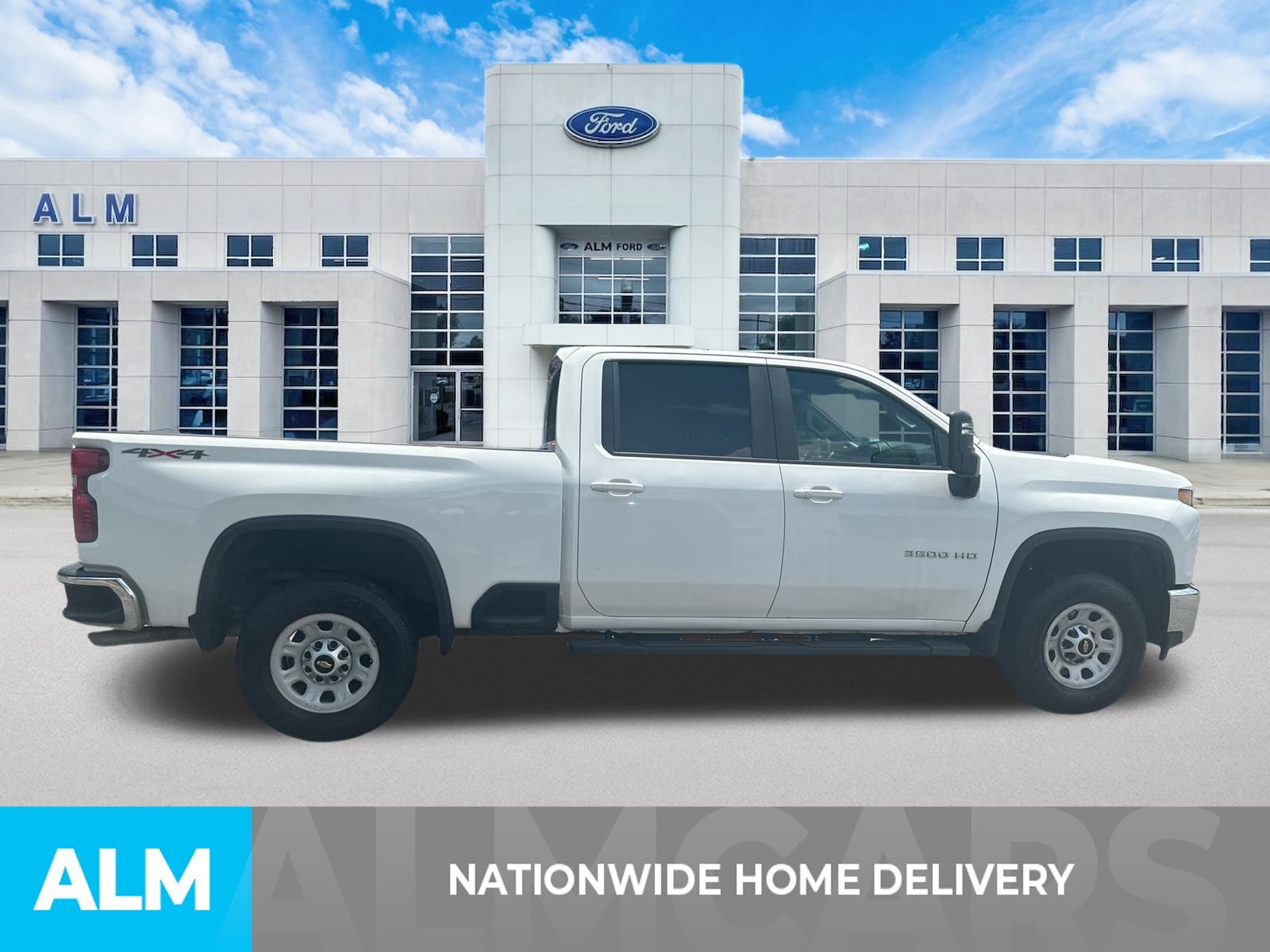 Used 2022 White Chevrolet LT image 4