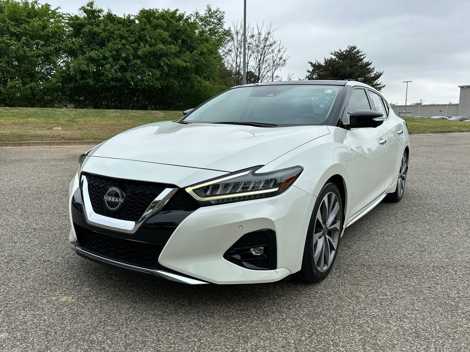 Pearl White Tricoat 2023 Nissan Maxima Platinum FWD Sedan Front-Wheel Drive Continuously Variable Transmission