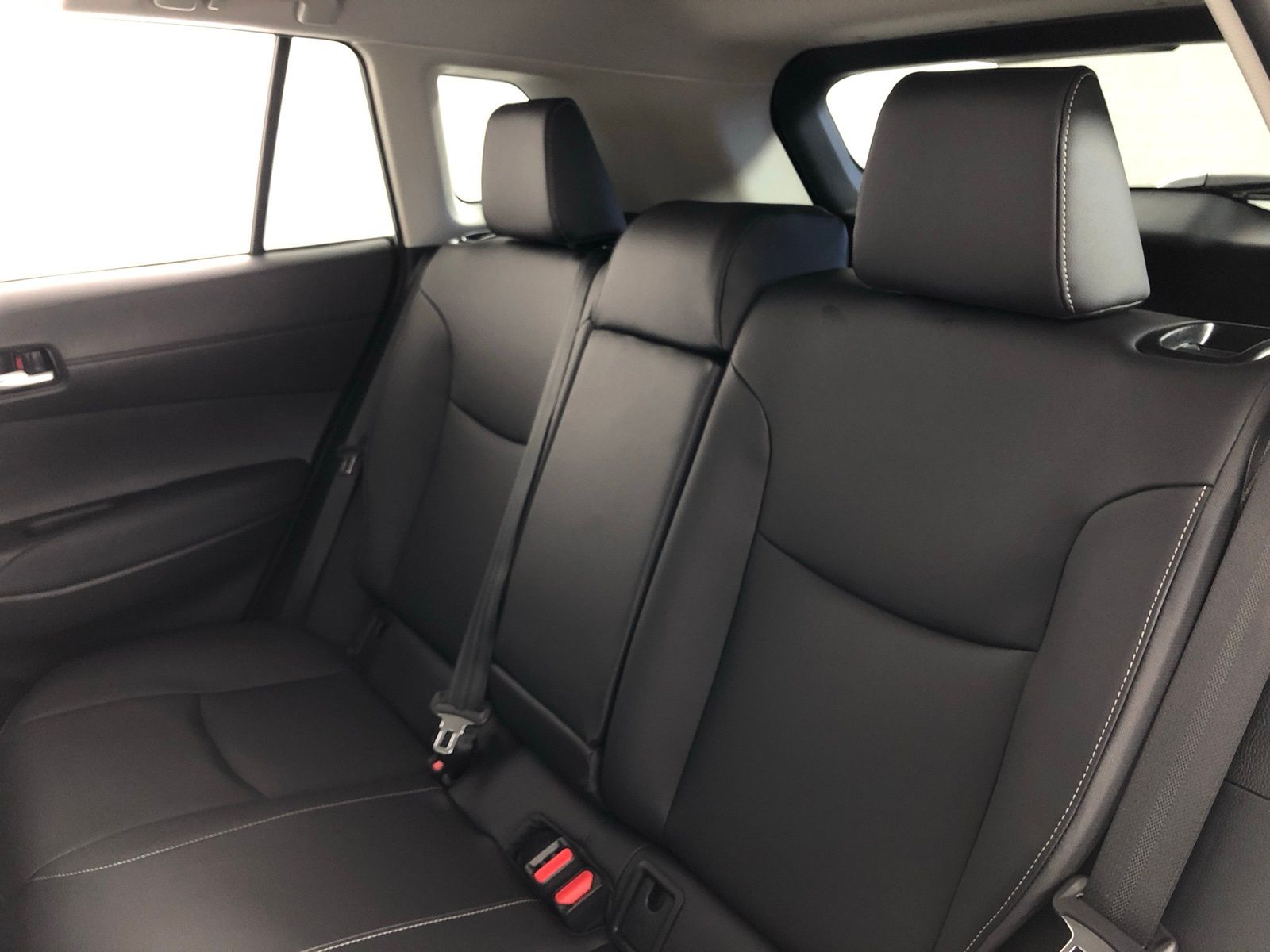 2025 Toyota Corolla Cross XLE 19