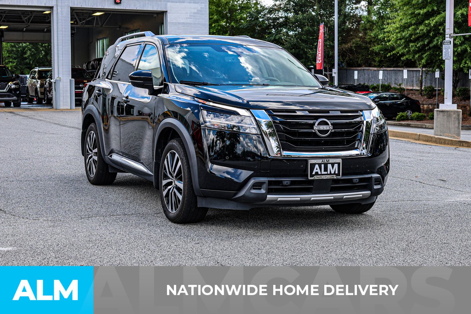 2024 Nissan Pathfinder Platinum photo 4