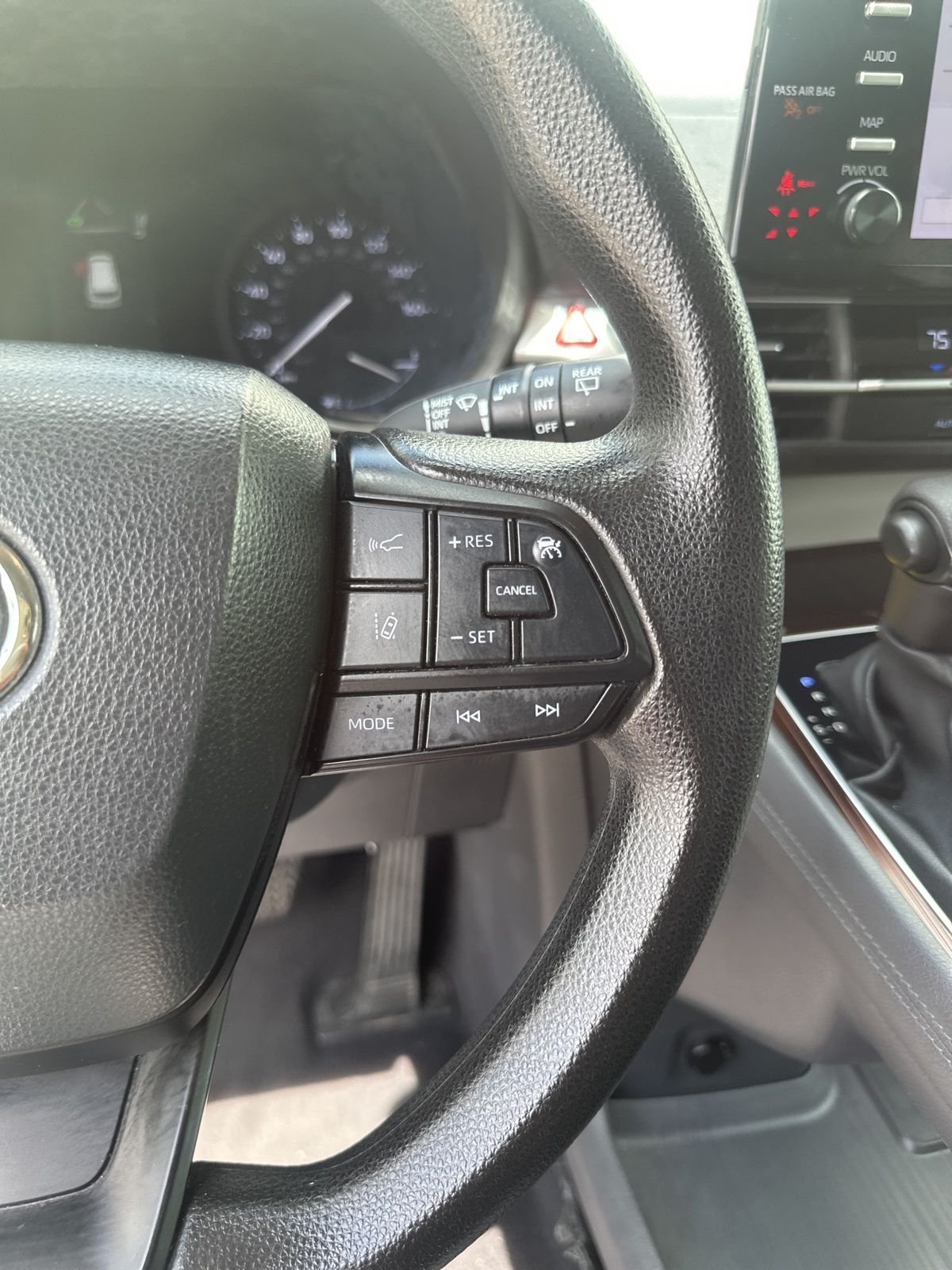 Used Car 2023 Toyota Sienna  Le For Sale Under $40,000 In Austin, Texas