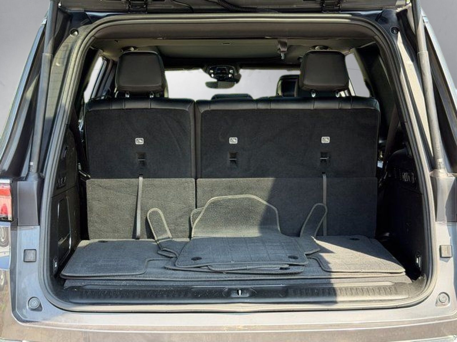 Used 2022 Metallic Jeep Series II image 25