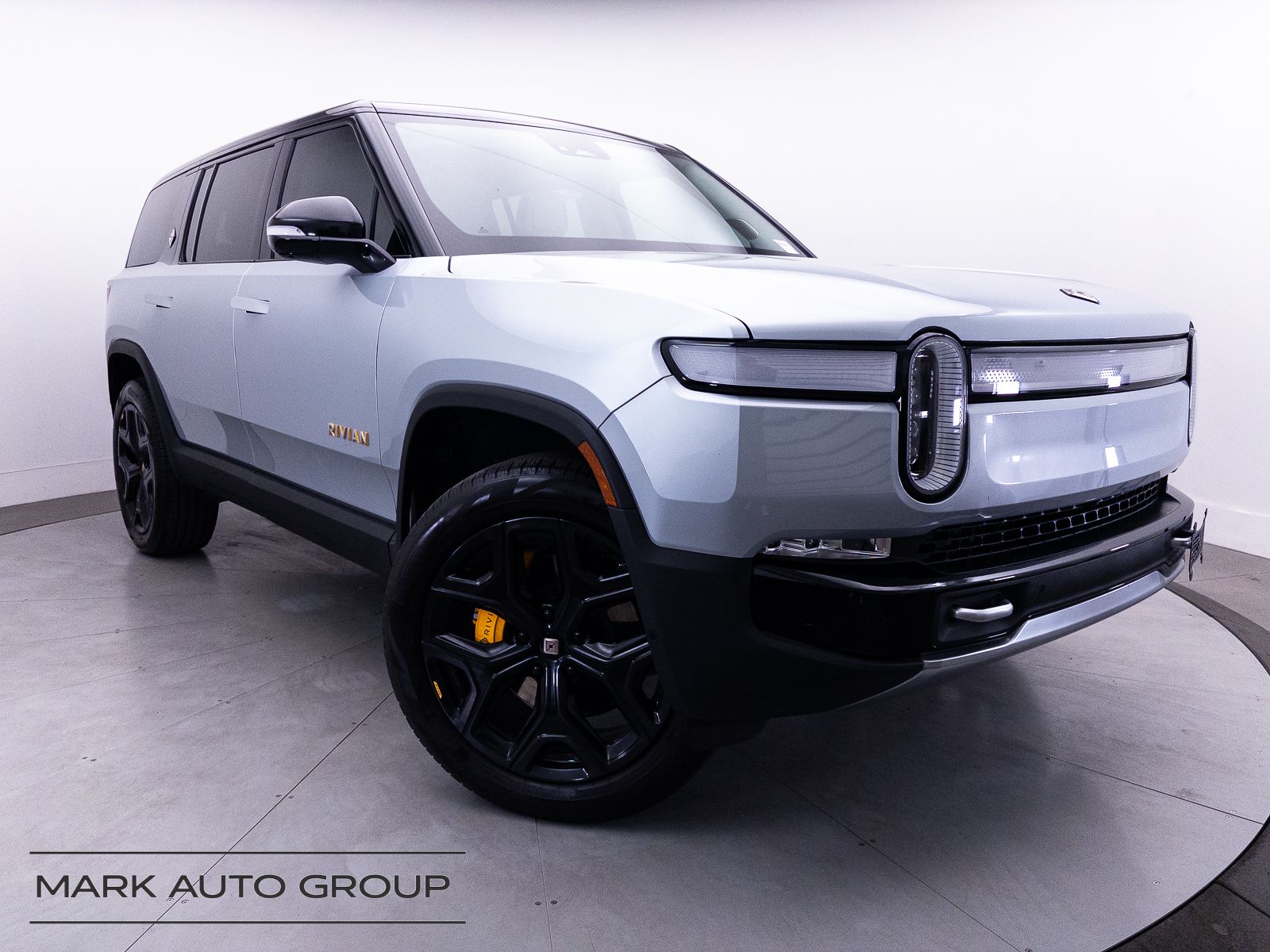 2024 Rivian R1S Adventure