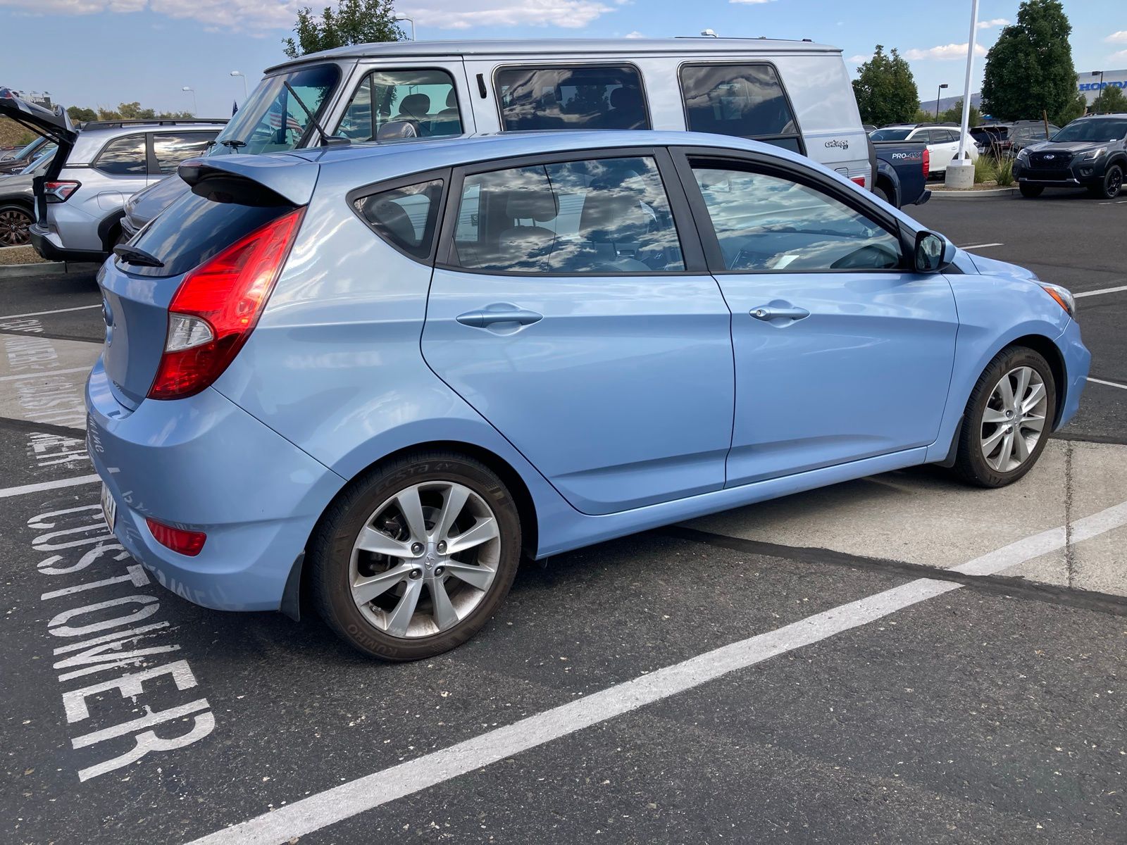 2012 Hyundai Accent SE 3