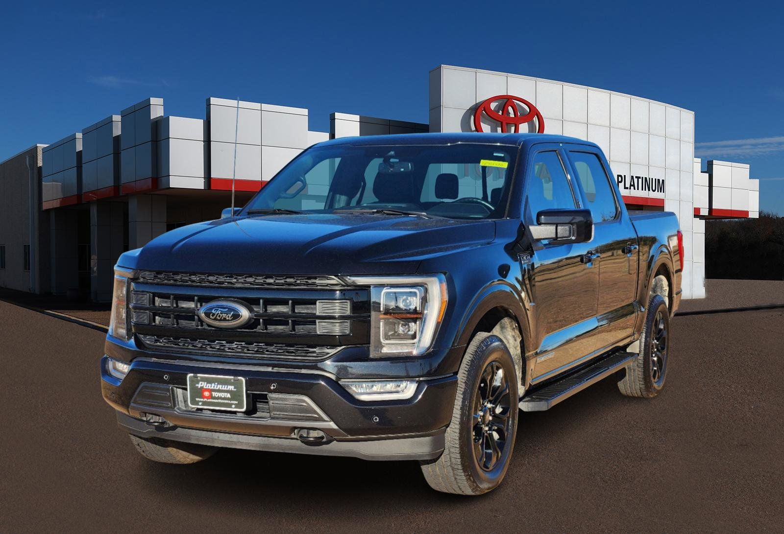 2022 Ford F-150 Lariat 2