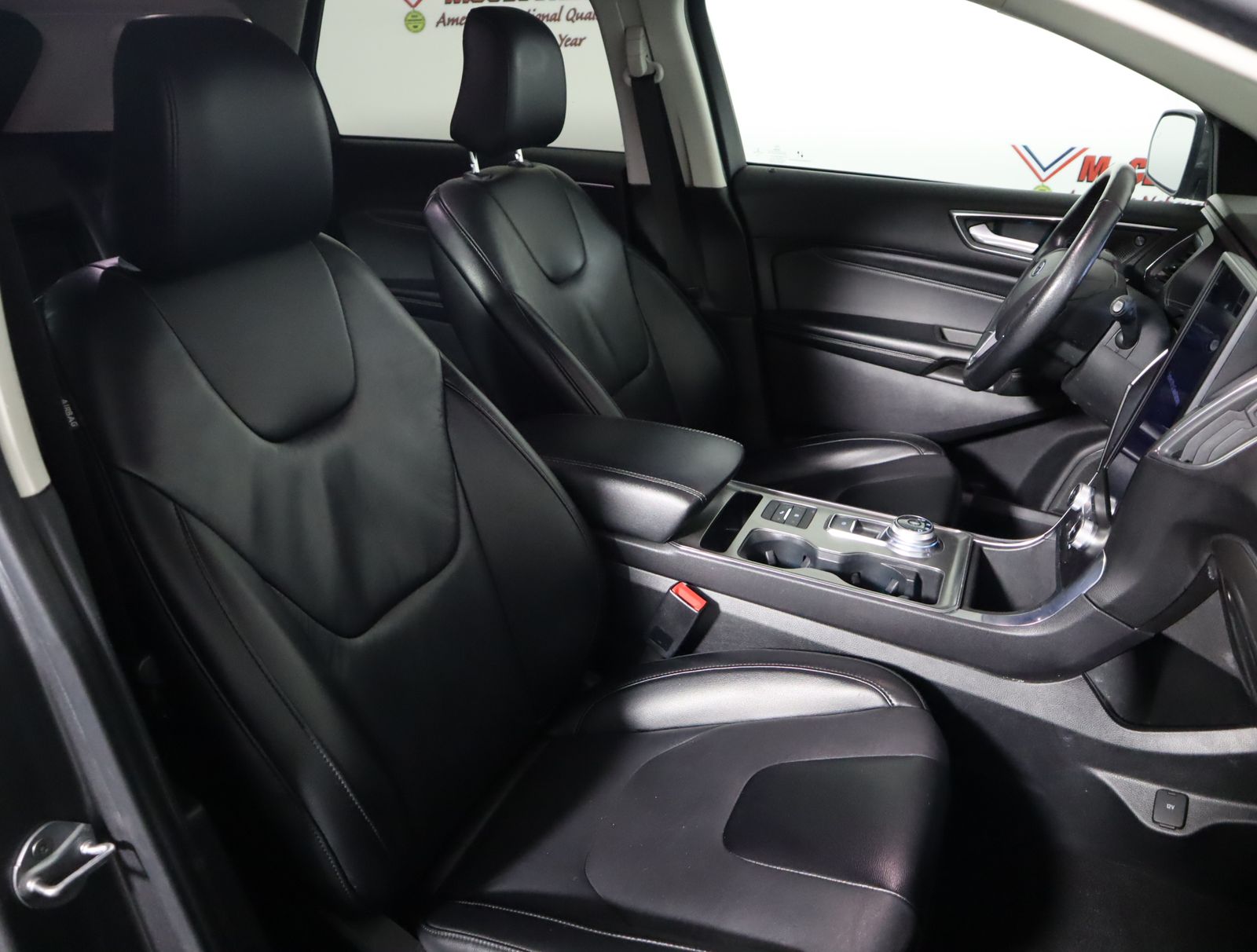 2022 Ford Edge Titanium photo