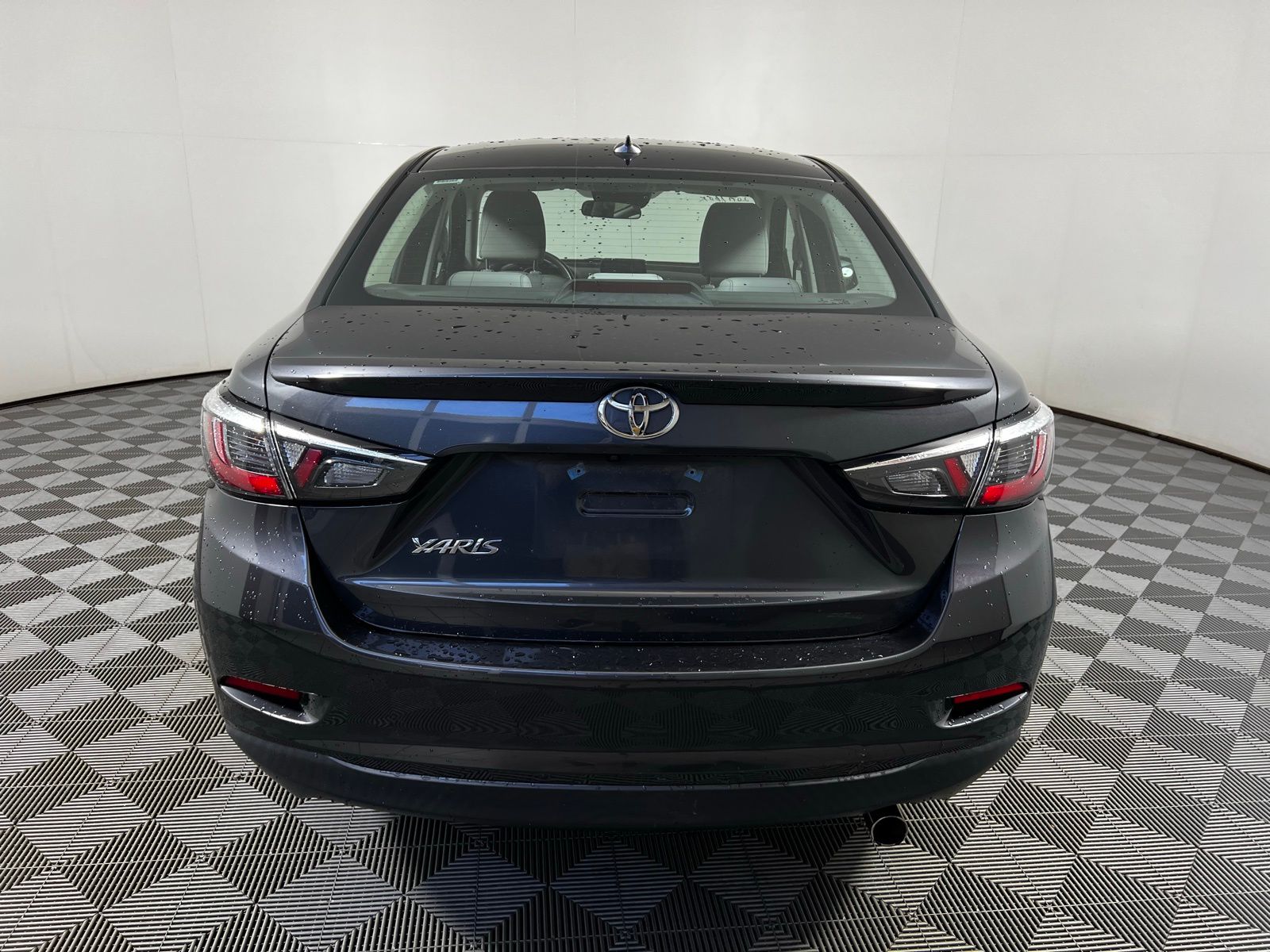 2019 Toyota Yaris LE 6