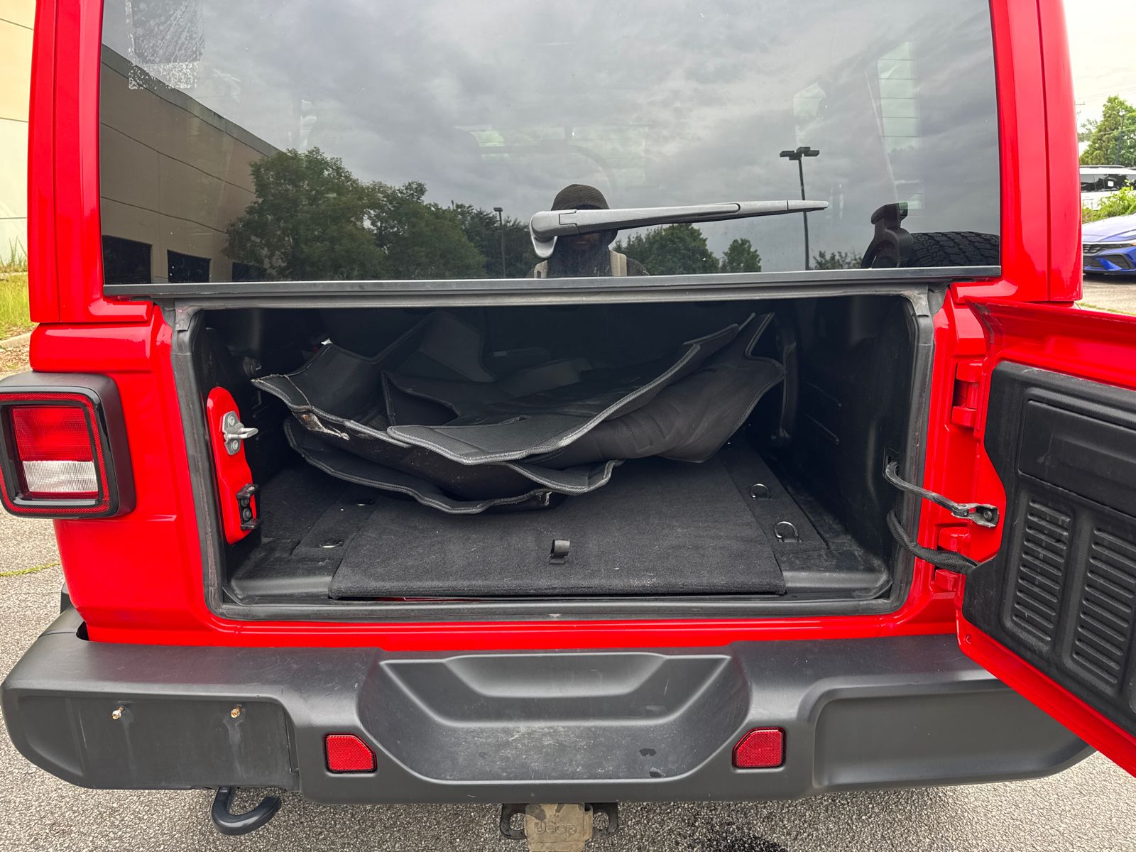Used 2021 Firecracker Red Clearcoat Jeep Unlimited Sahara image 18