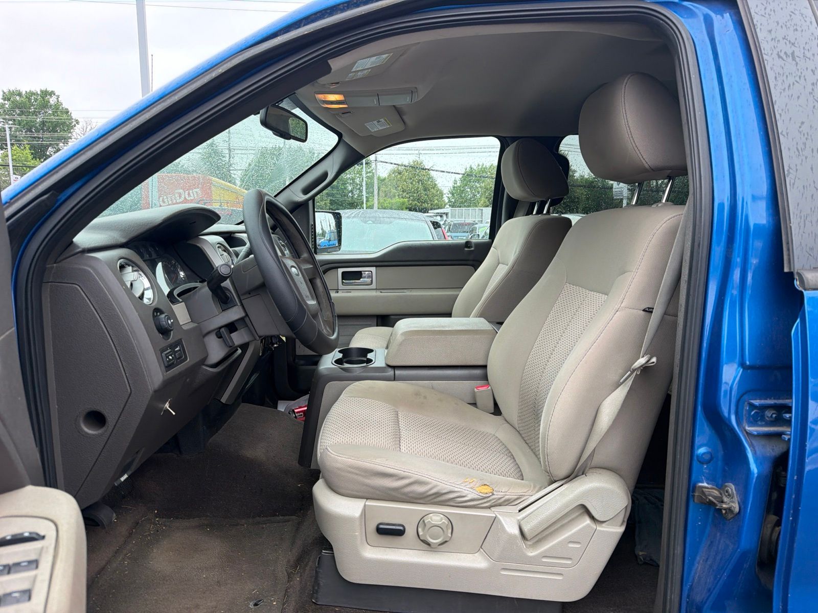 Used 2010  Ford XLT image 17