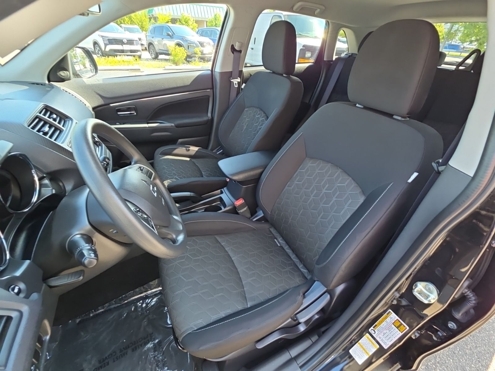 Used 2024  Mitsubishi 2.0 ES image 8