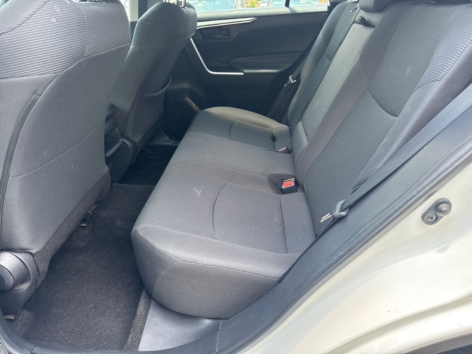 Used 2019 White Toyota LE image 20