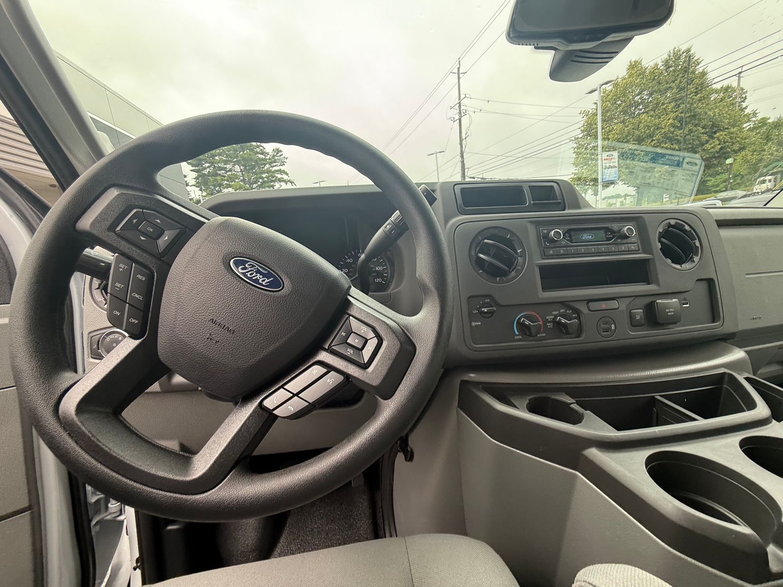 New 2027 Oxford White Ford DRW image 9