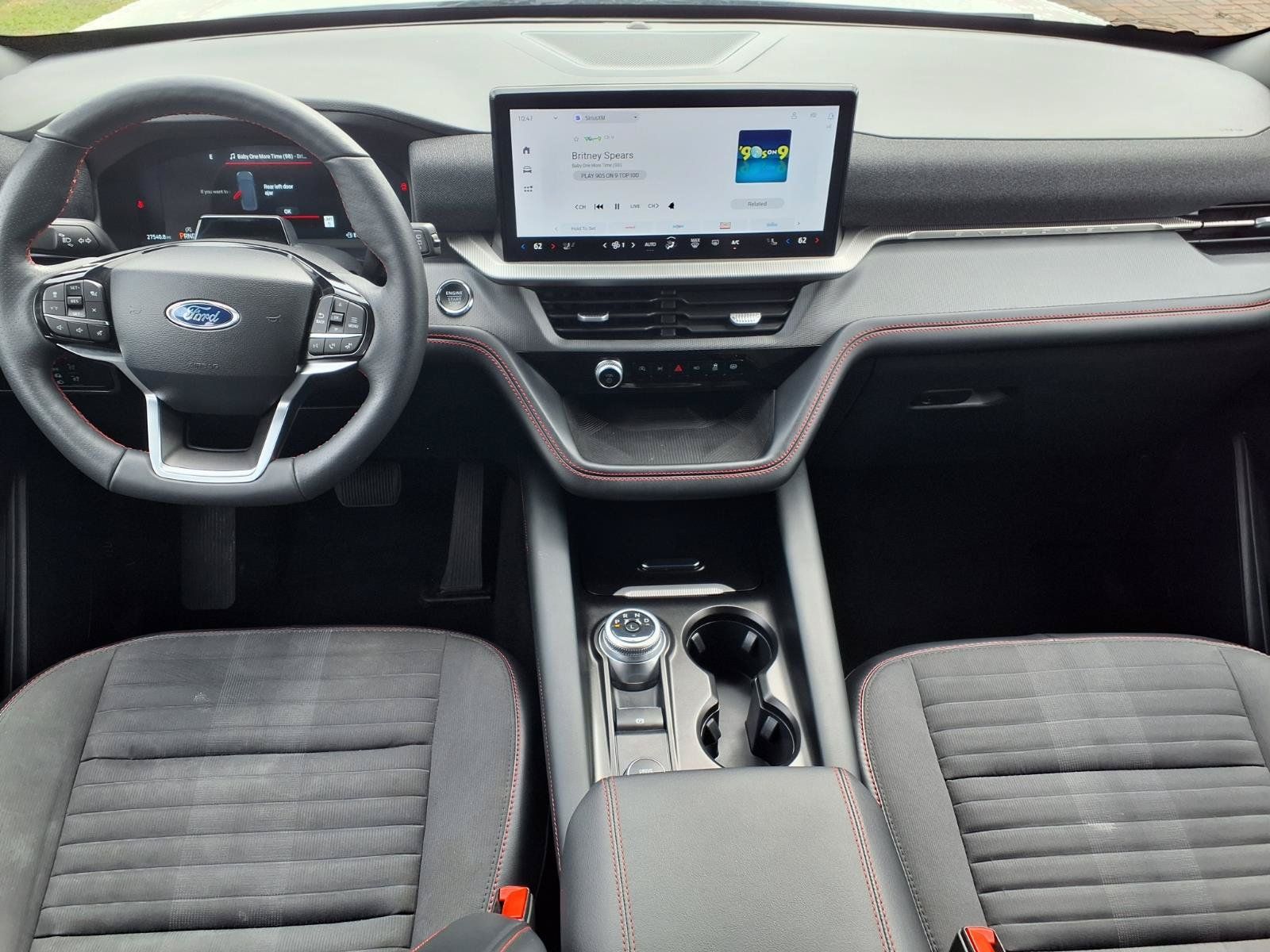 2025 Ford Explorer ST-Line - 10