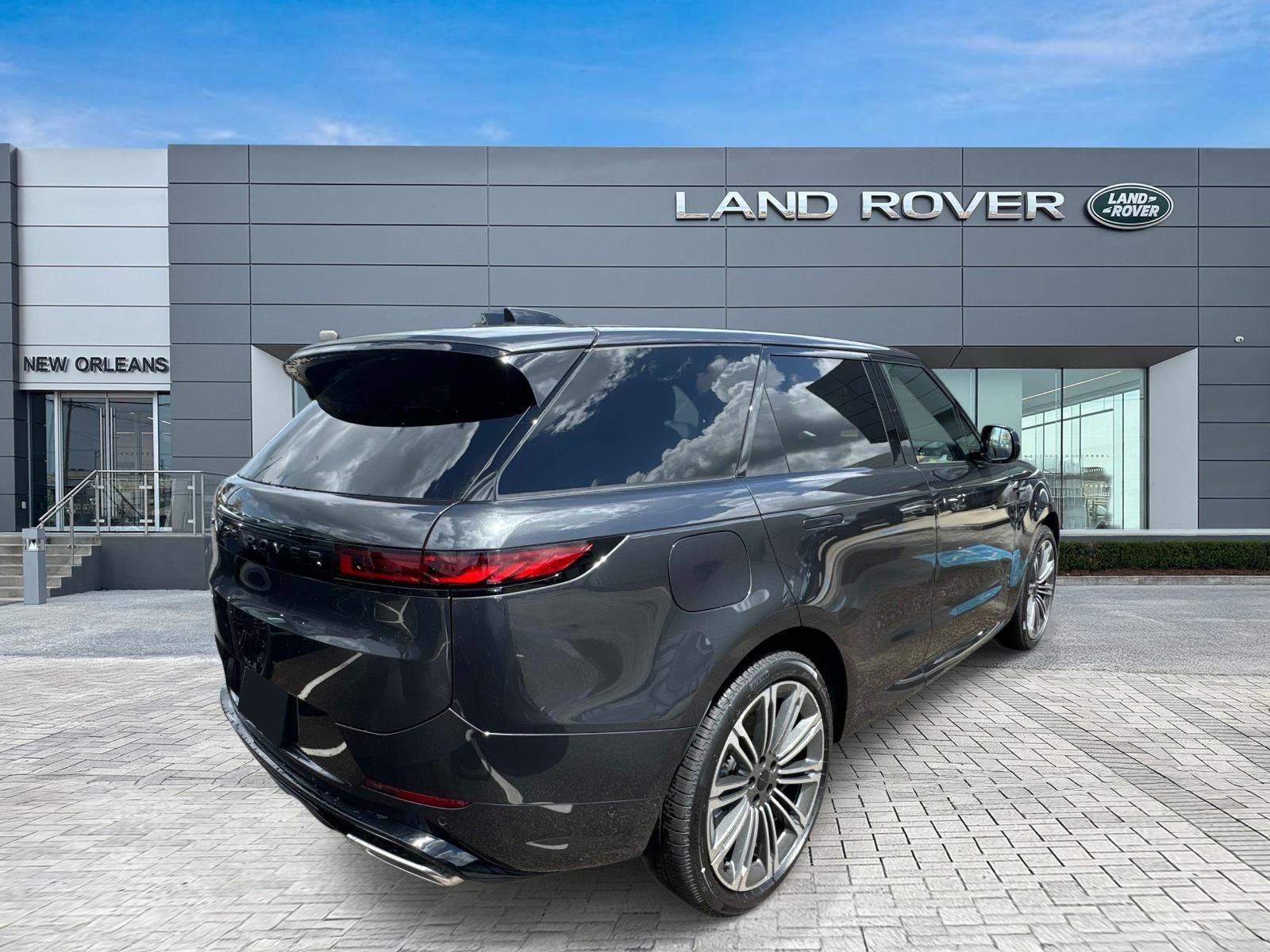 View vehicle photo 5