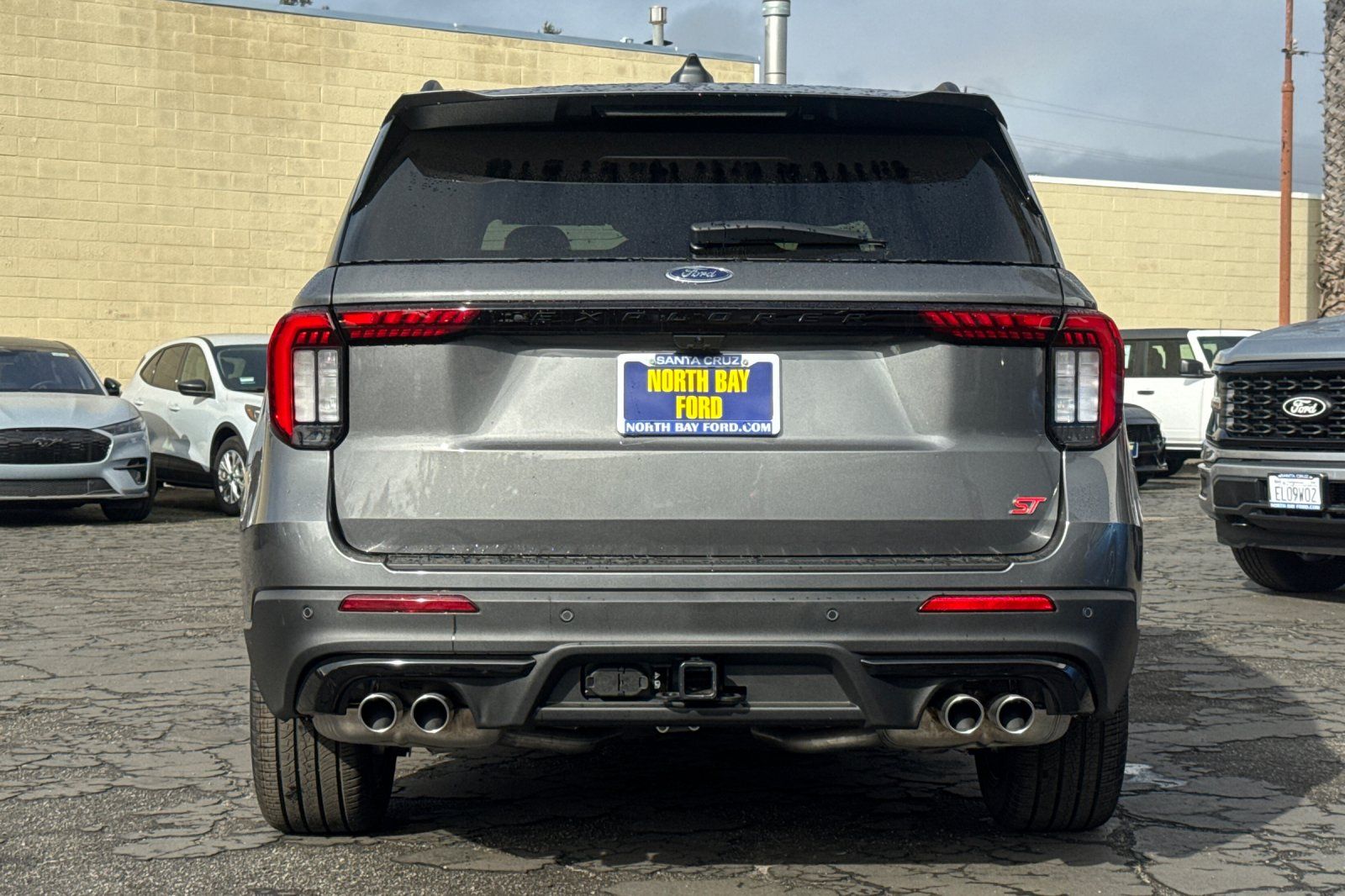 View vehicle photo 5