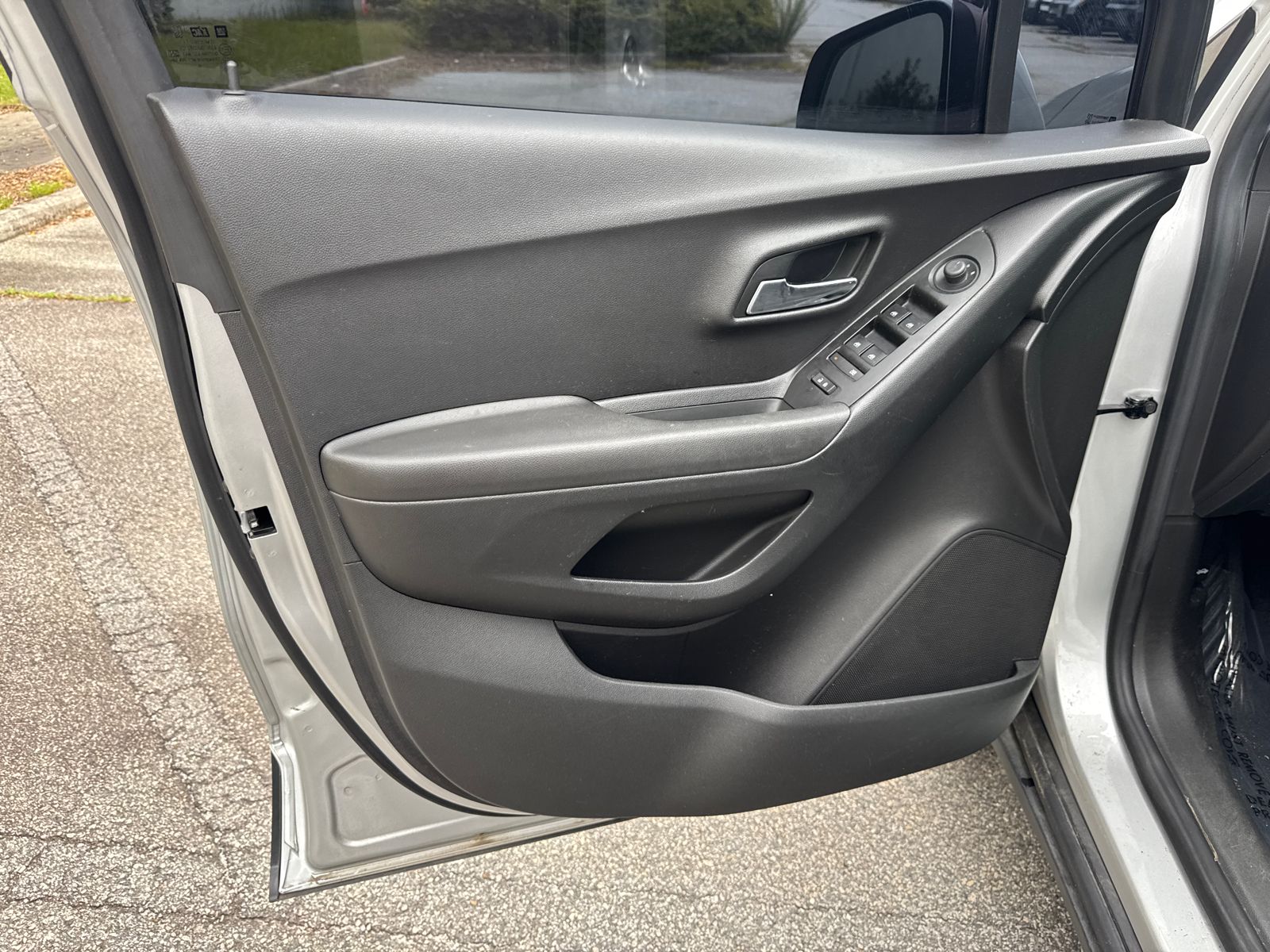 Used 2020 Silver Chevrolet LS image 10