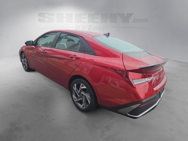 Used 2025 Red Hyundai SEL Sport image 14