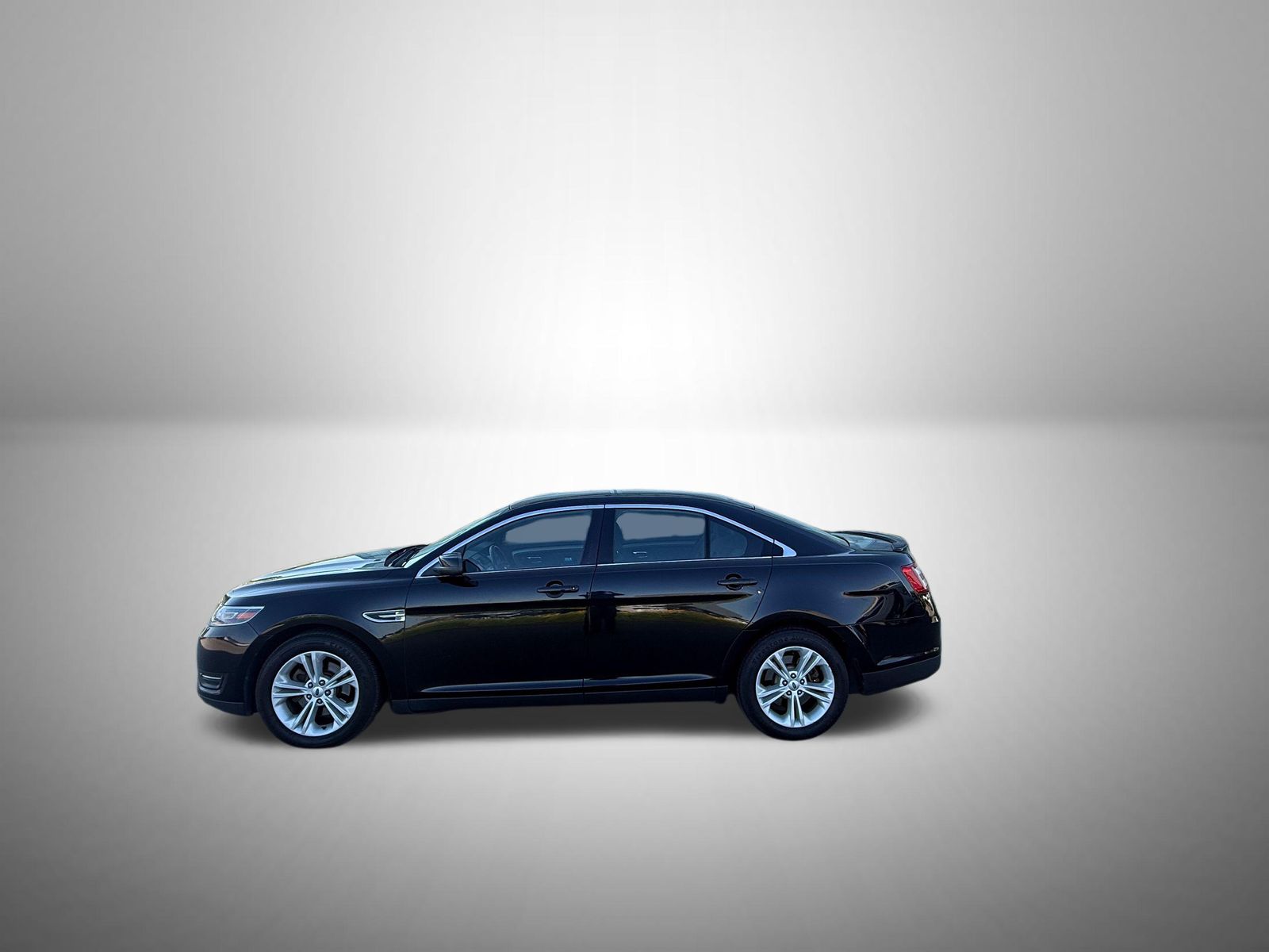 Shadow Black 2016 Ford Taurus Sedan Front-Wheel Drive 6-Speed Automatic