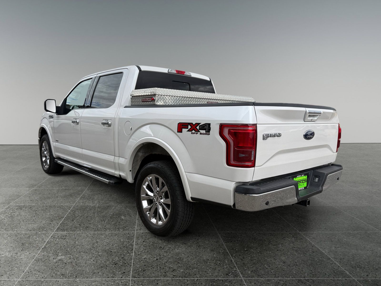 View vehicle photo 4