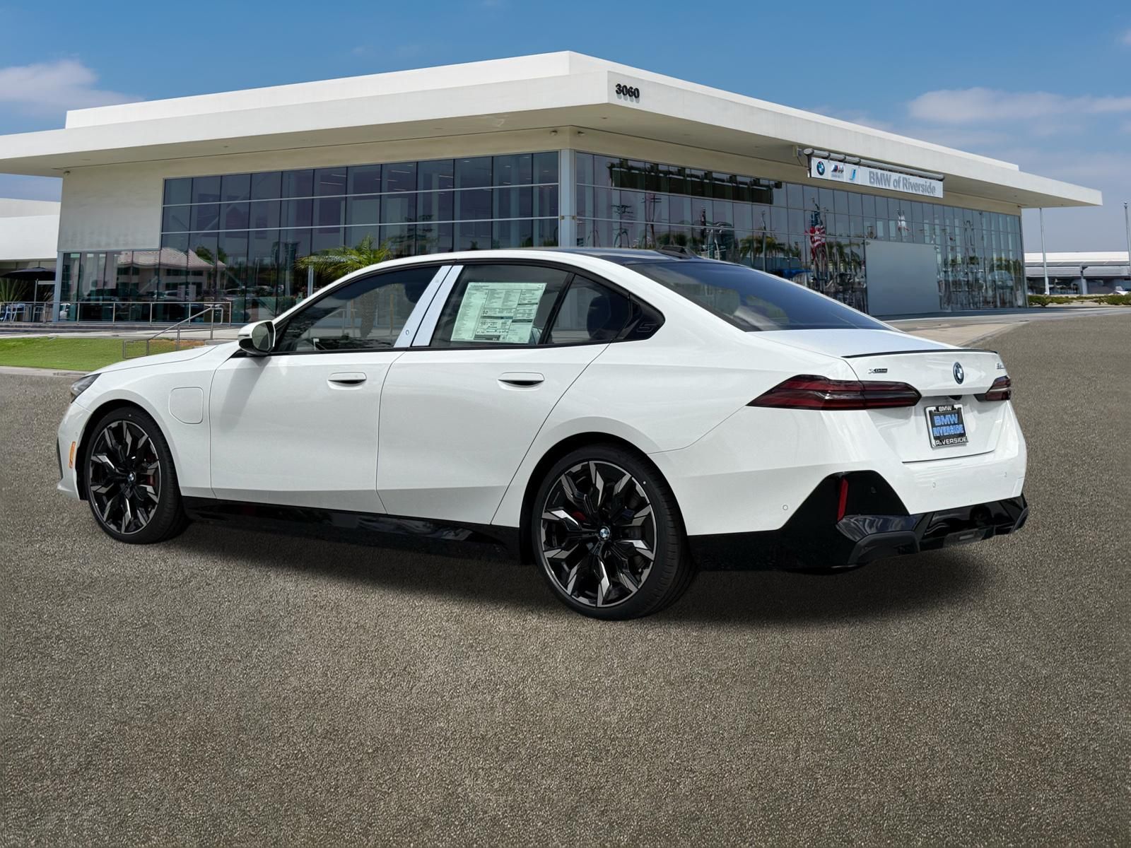 New 2027 White BMW 550e xDrive image 8