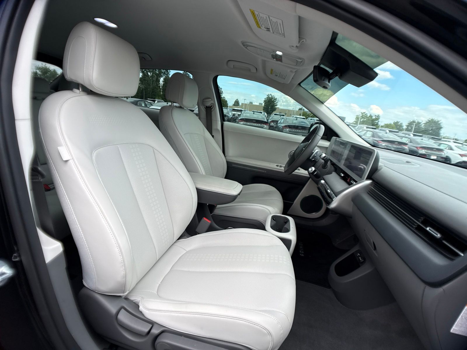 Used 2023 Black Hyundai SEL image 29