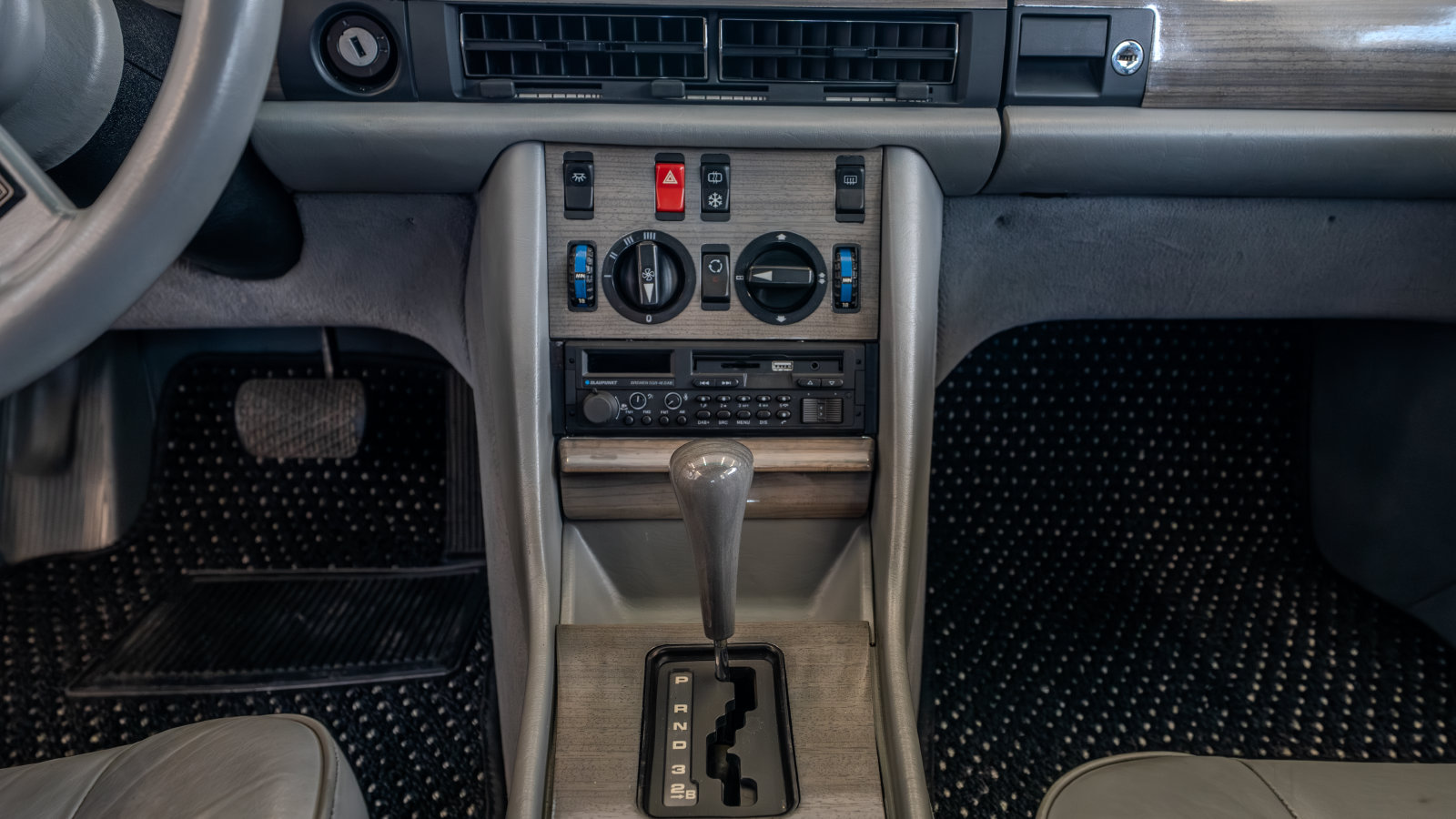 1984 Mercedes 500 SEL — full photo 32 of 46