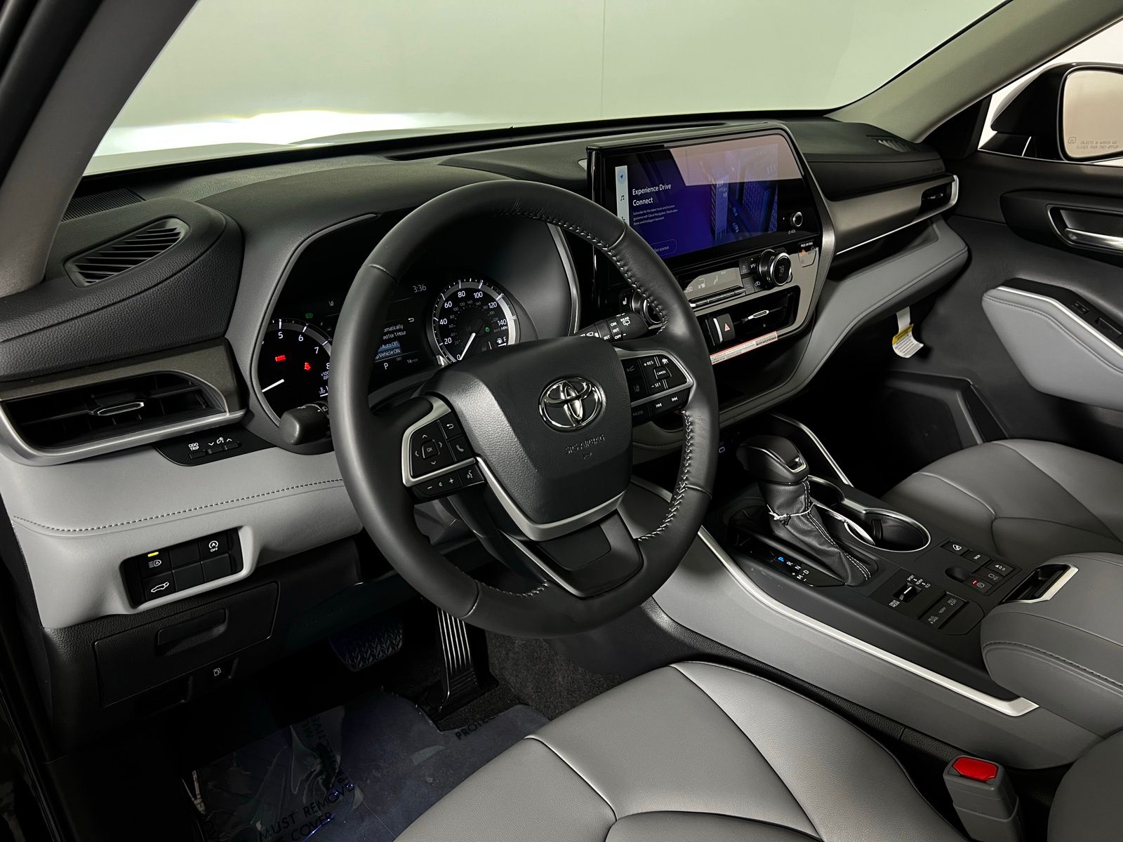 Thumbnail: 2026 Toyota Highlander - 12