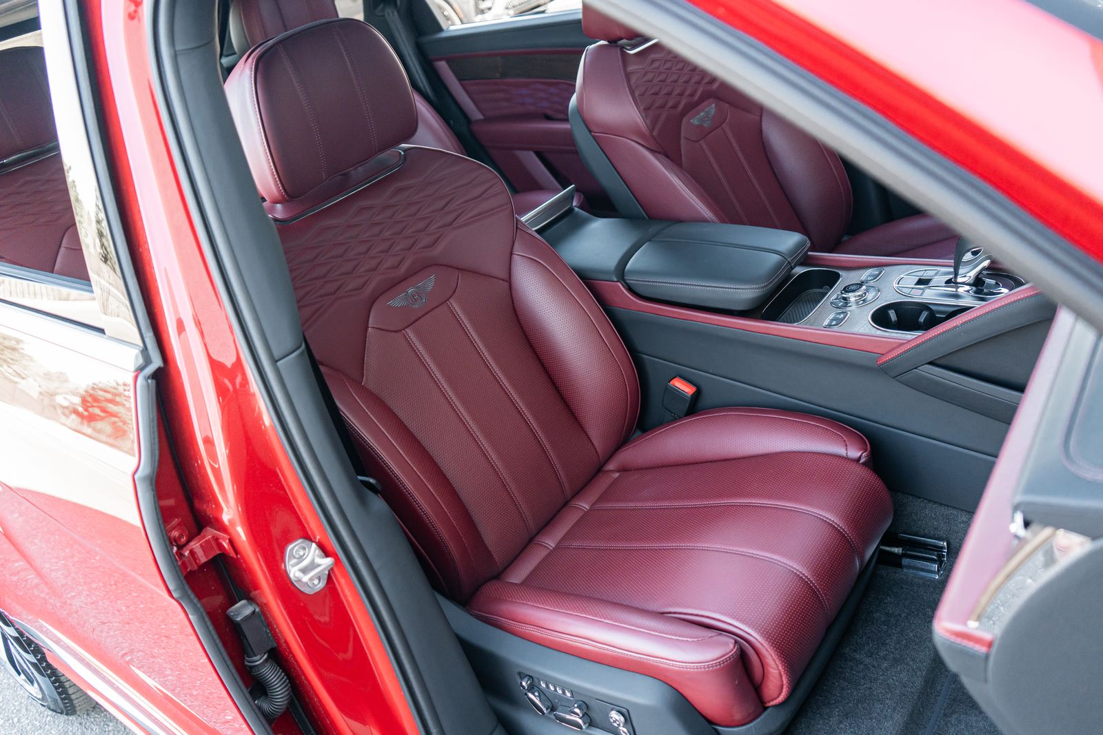 2024 Bentley Bentayga Azure - Photo 43