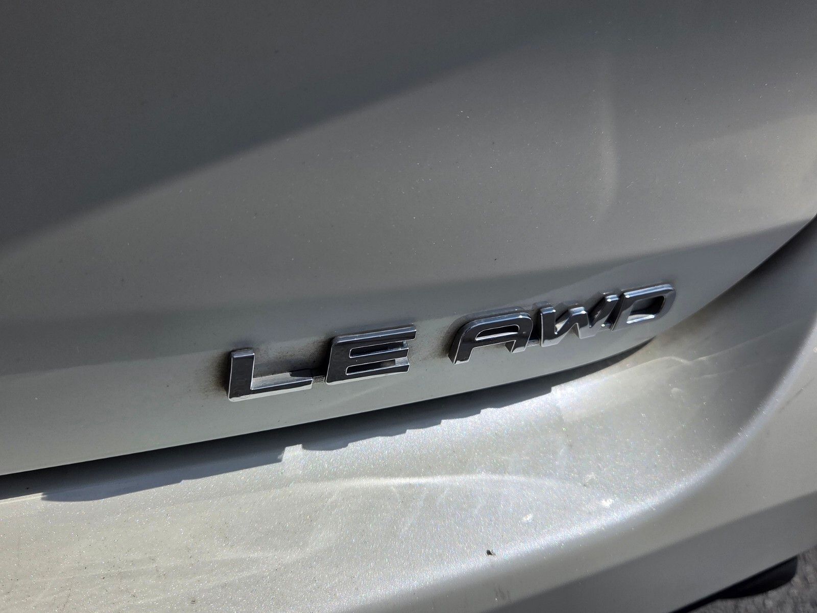 Used 2021 White Toyota LE image 13