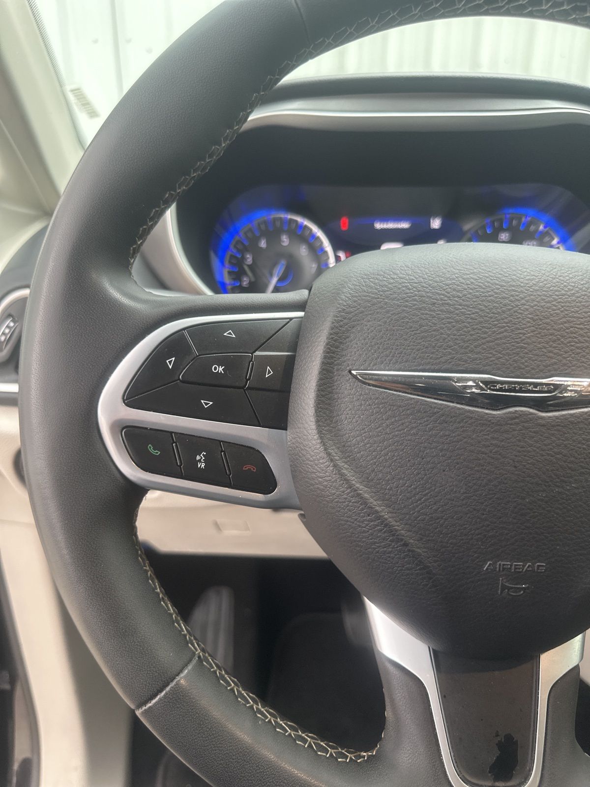 Used Car 2023 Chrysler Pacifica  Touring L For Sale Under $25,000 In Austin, Texas