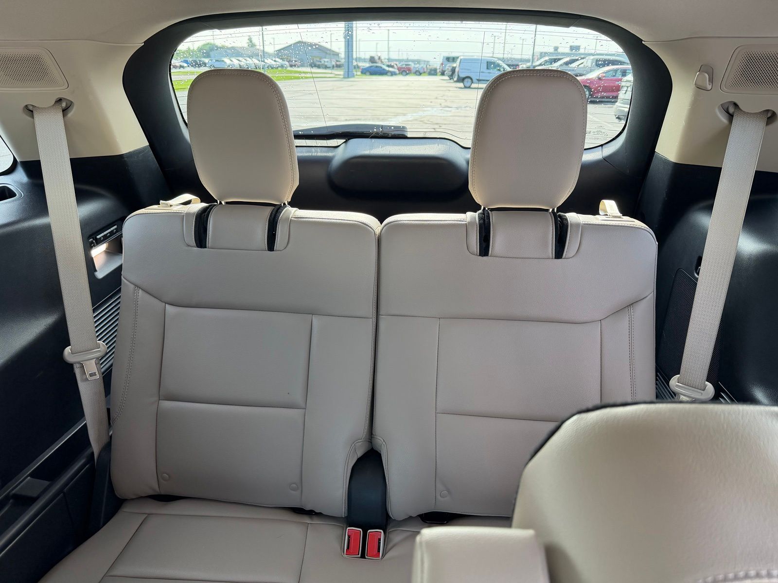 2022 Ford Explorer image 14