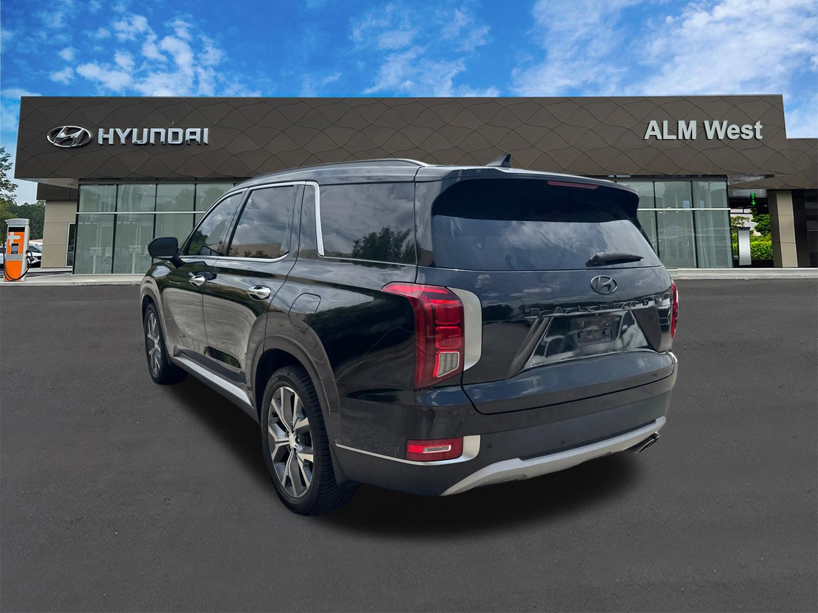 View vehicle photo 7