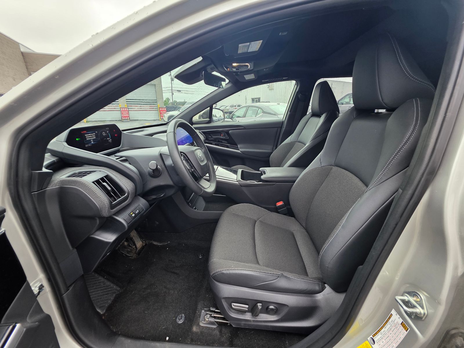 Used 2025 Silver Toyota XLE image 15