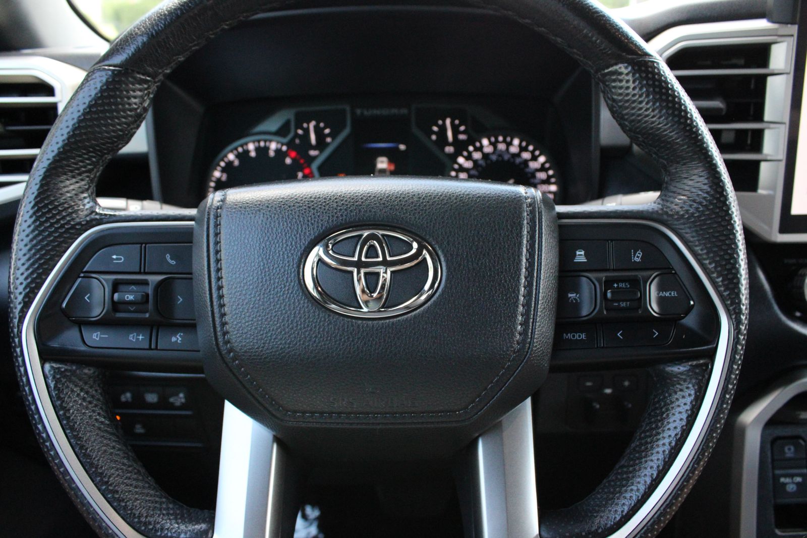 Used 2025 White Toyota SR5 image 15