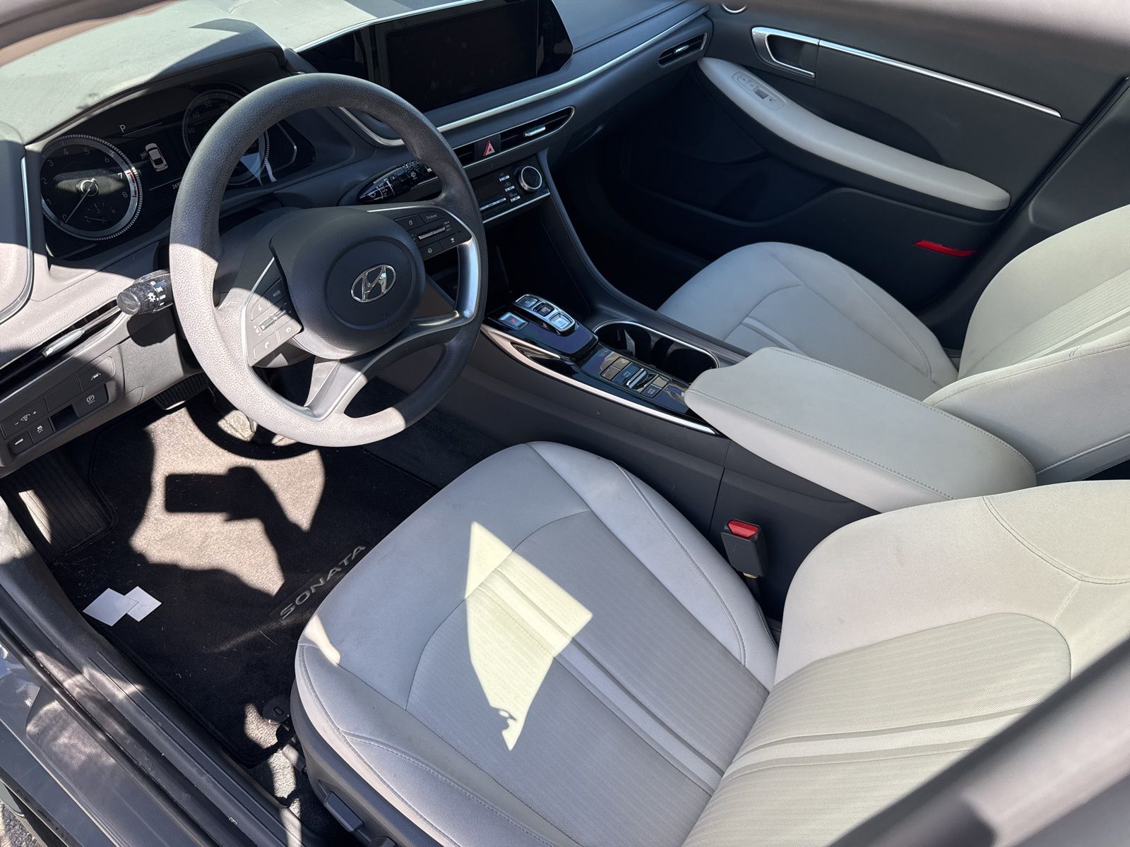 Used 2023 Gray Hyundai SEL image 9