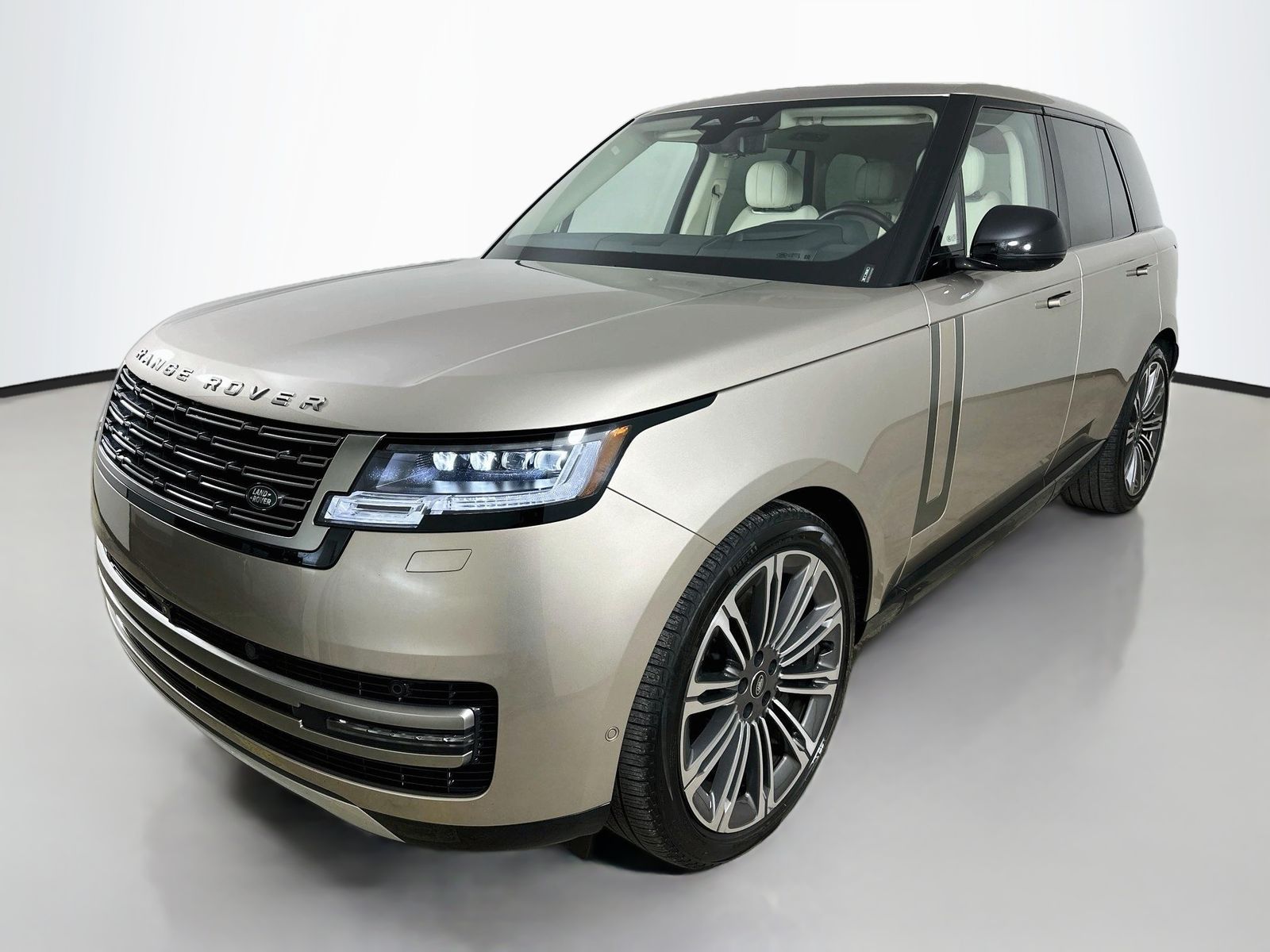  2024 Land Rover Range Rover P530 SE AWD   