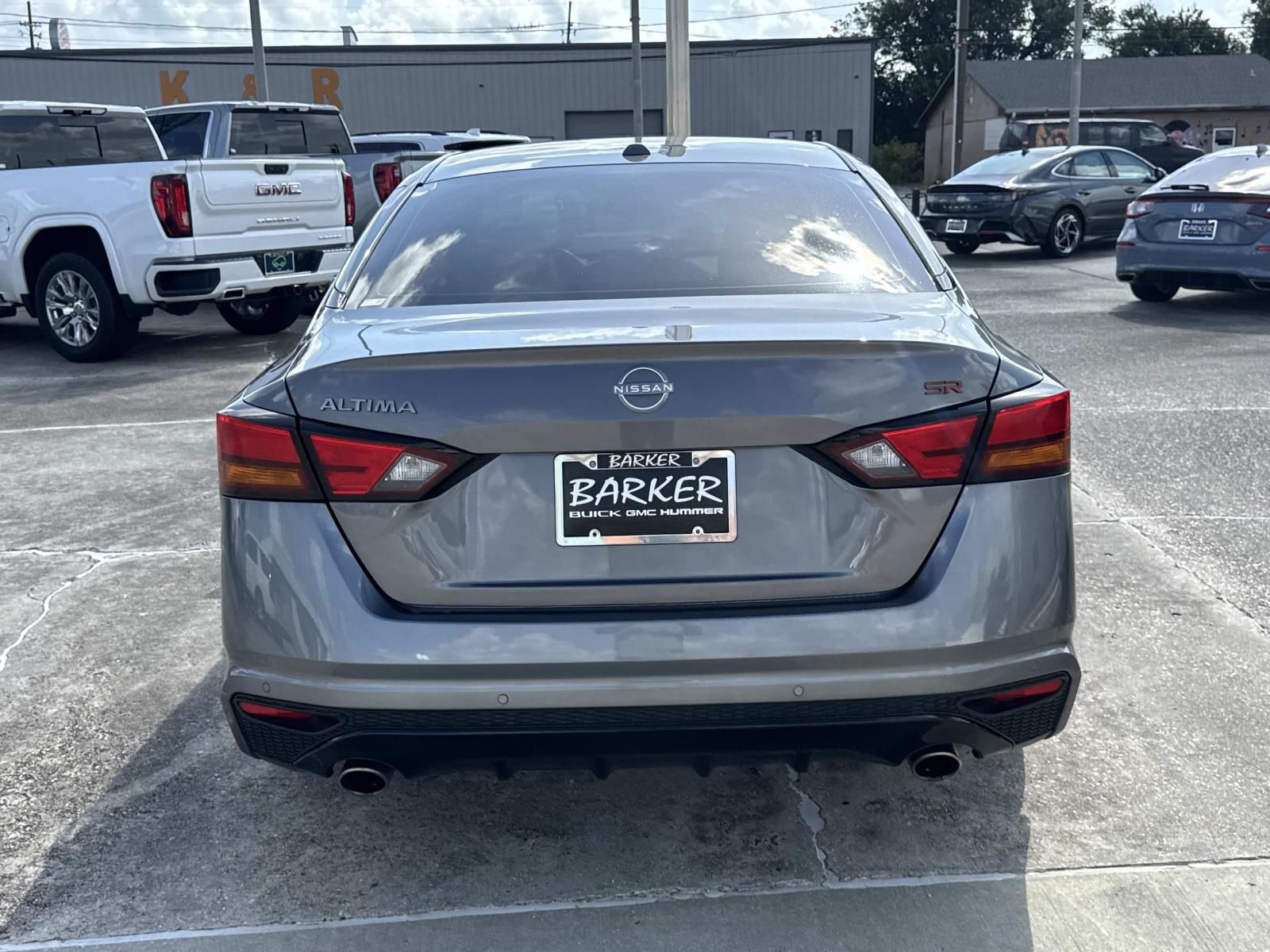 View vehicle photo 7