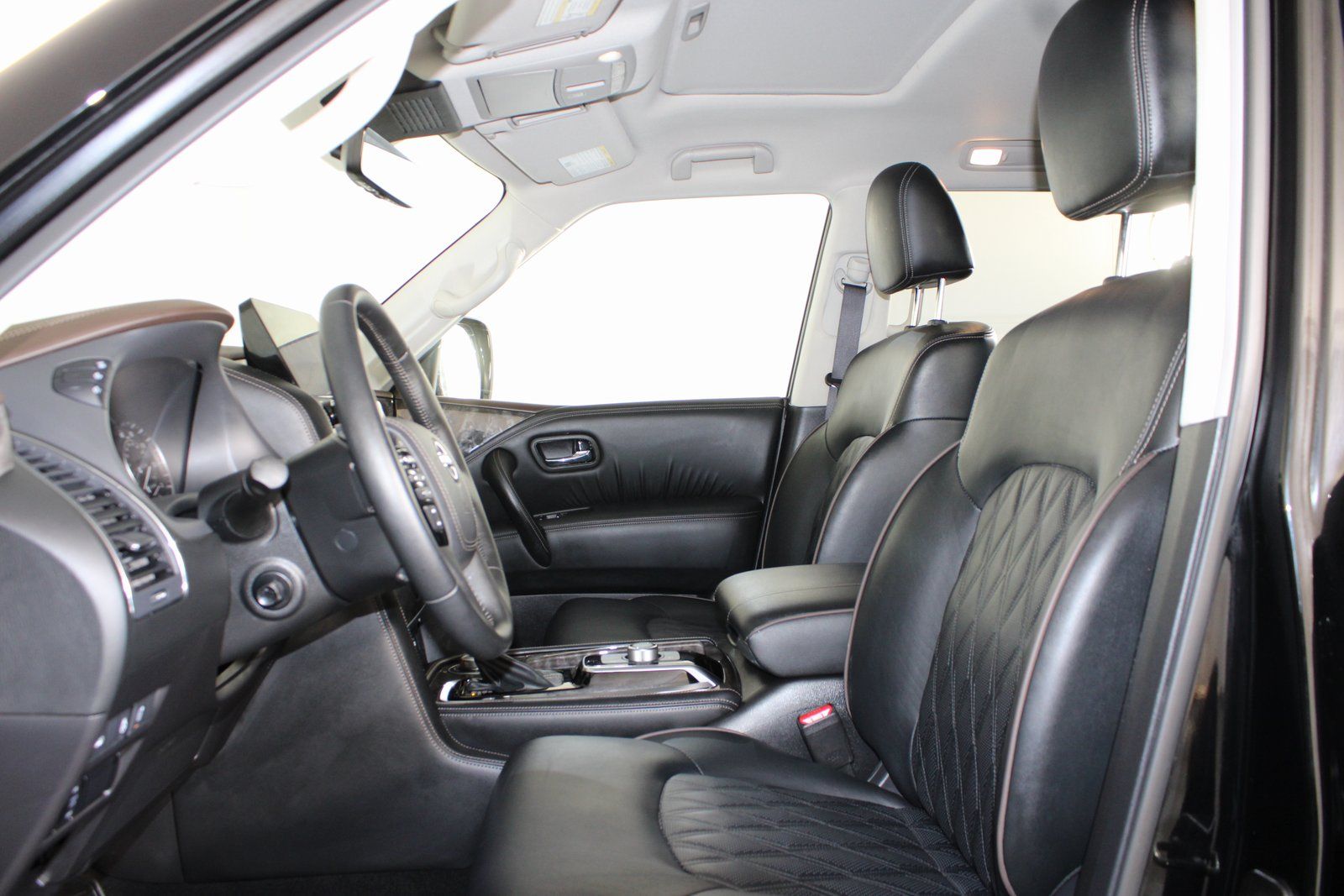 Used 2024 Black Nissan Platinum image 10