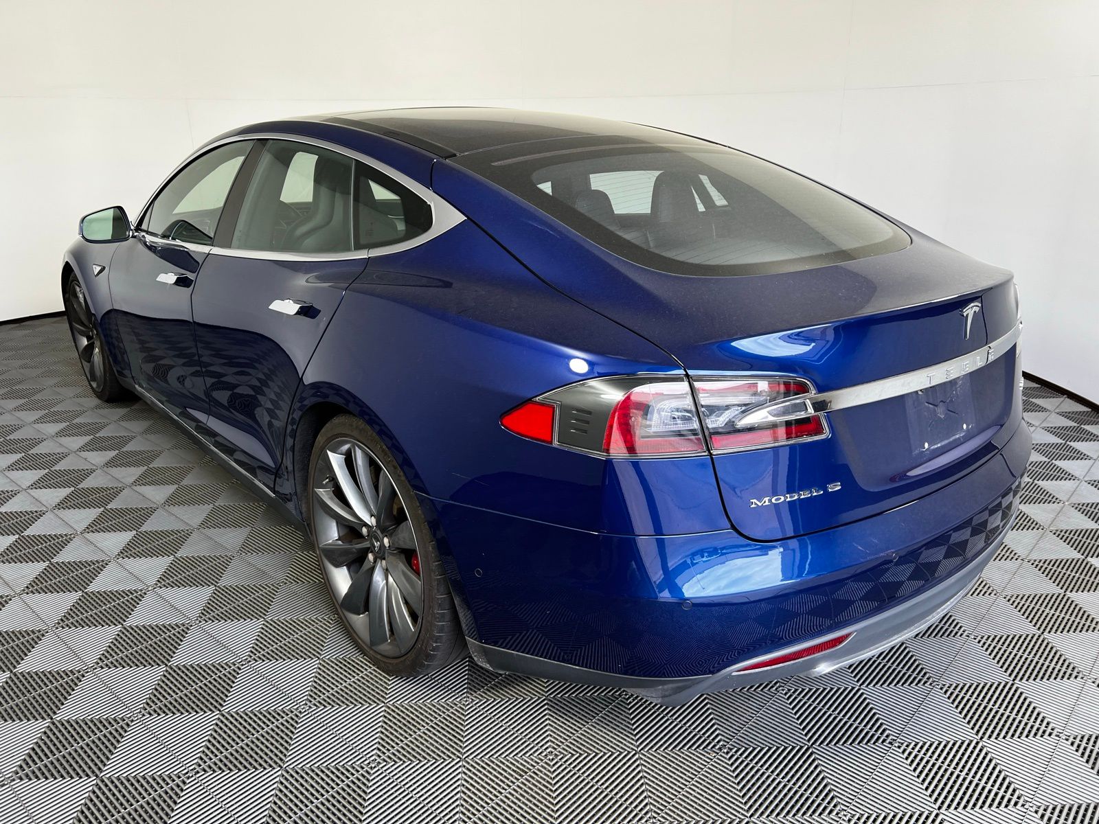 Thumbnail: 2016 Tesla Model S - 7