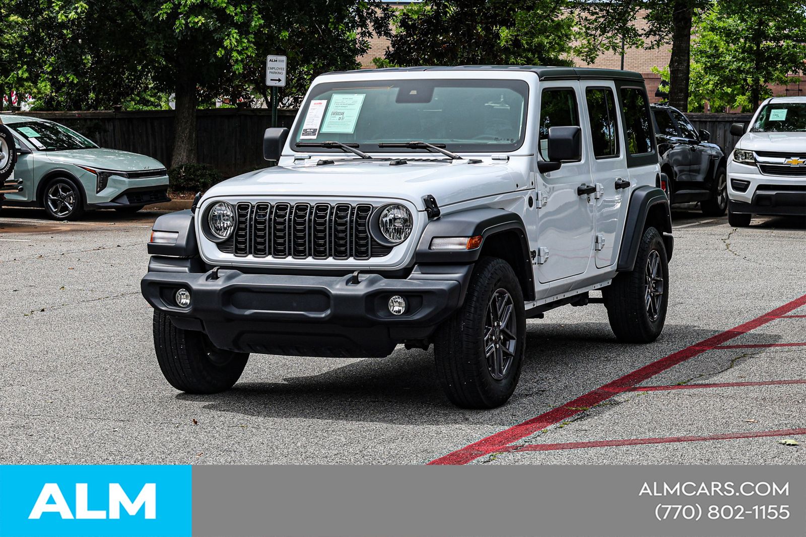 Used 2025 White Jeep Sport S image 4