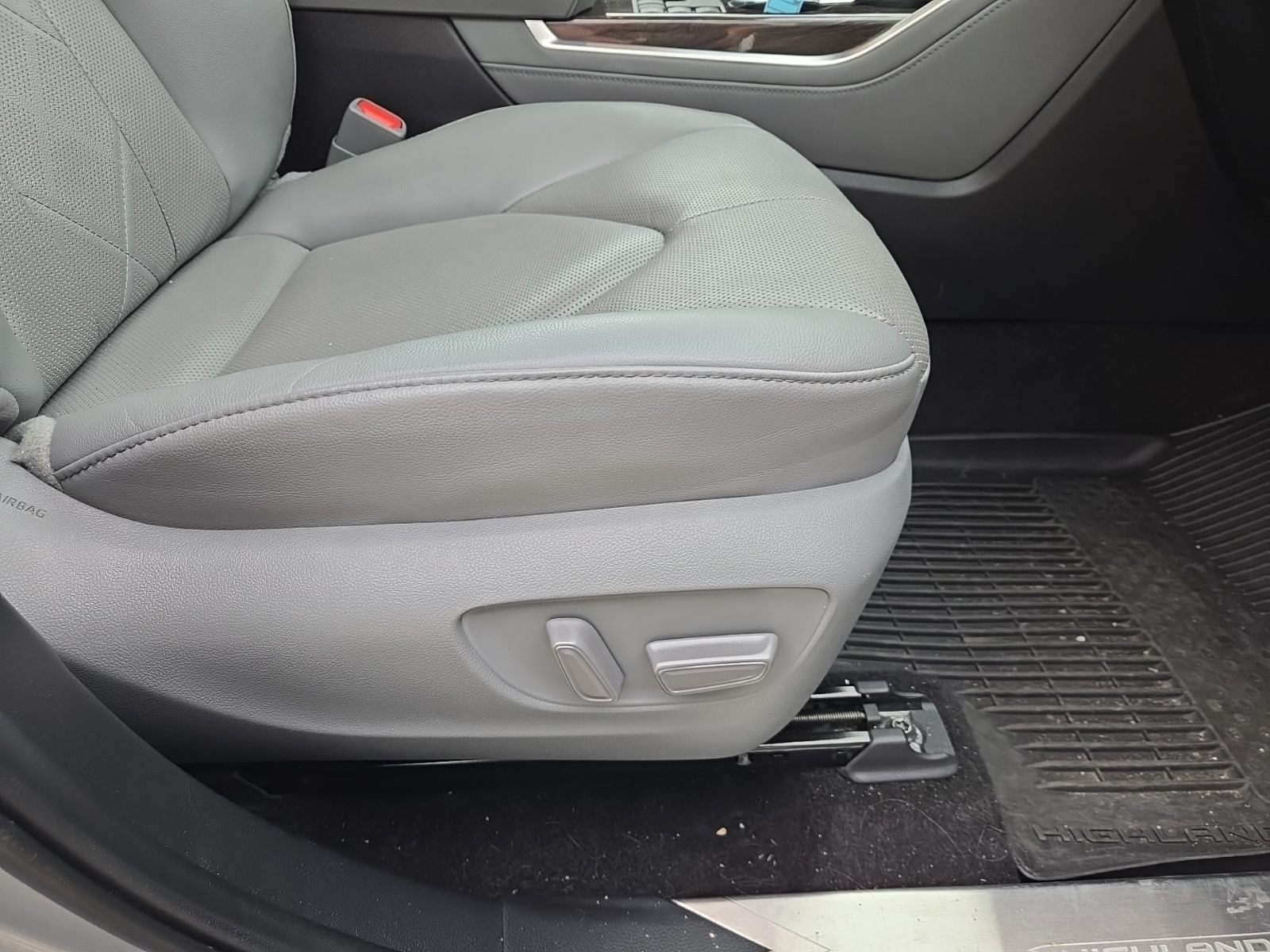 used 2024 Toyota Highlander Hybrid car, priced at $48,430