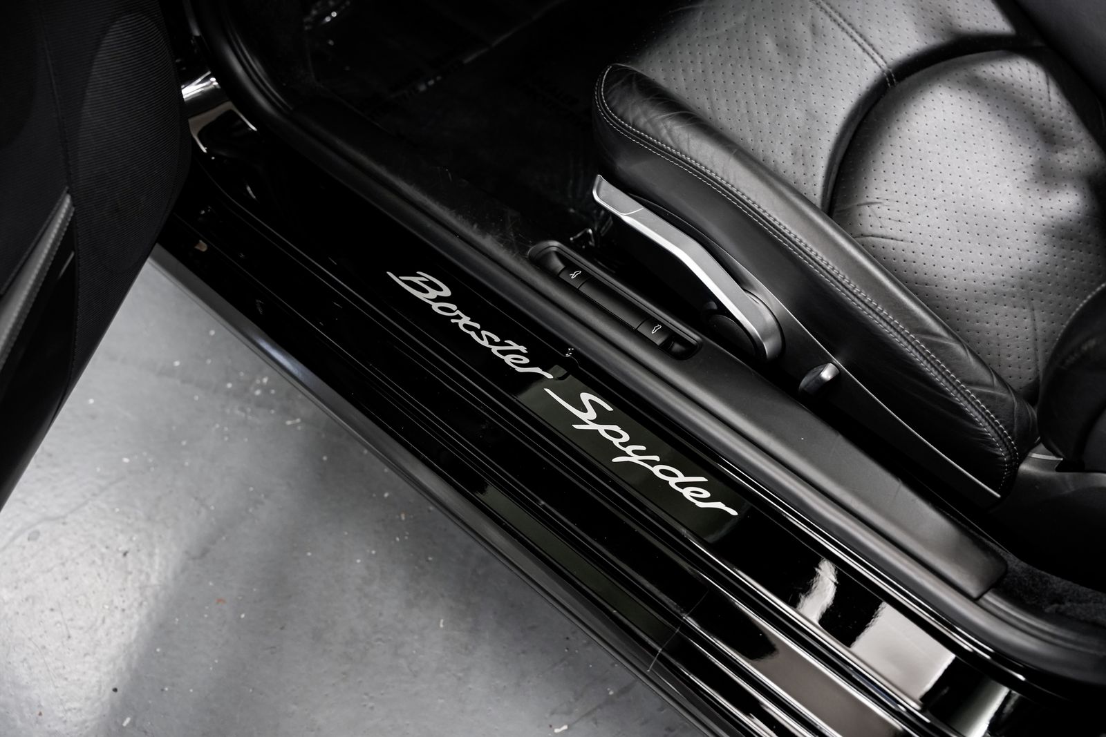 2011 Porsche Boxster Spyder — photo 19