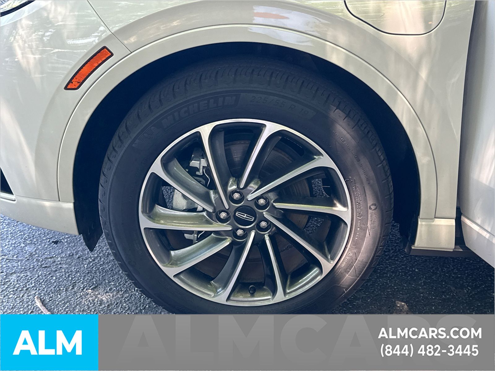 Used 2024 White Lincoln Grand Touring image 32