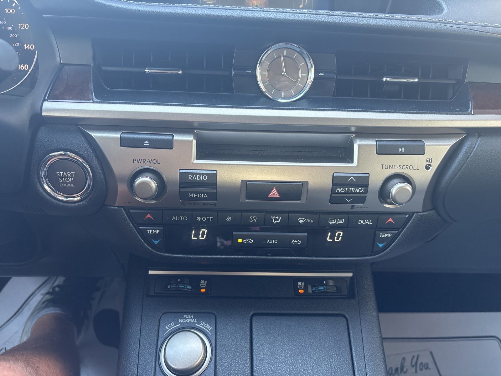 2015 Lexus ES 350 - Photo 26