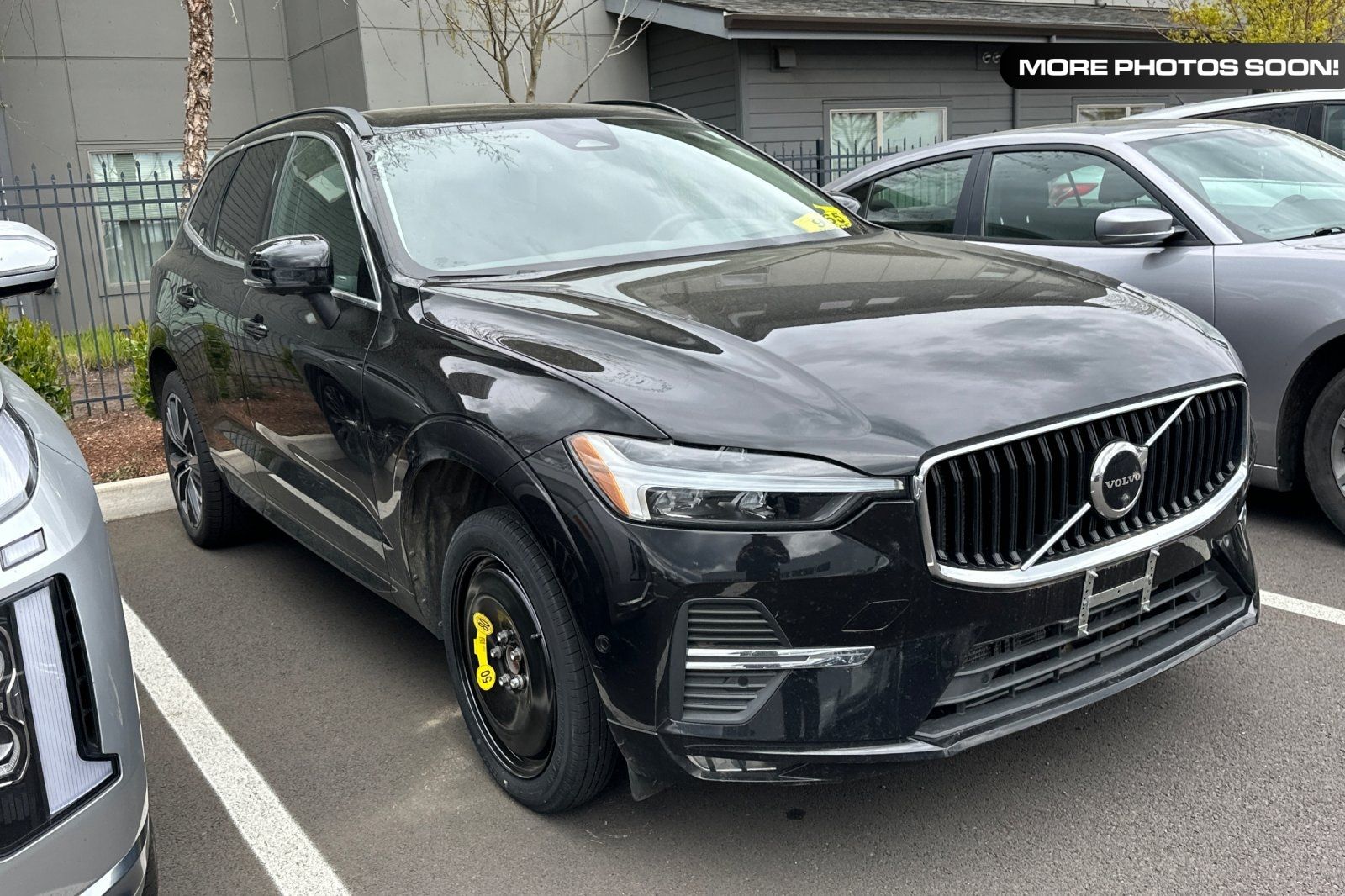 Onyx Black Metallic 2022 Volvo XC60 B5 Momentum FWD SUV / Crossover Front-Wheel Drive Automatic
