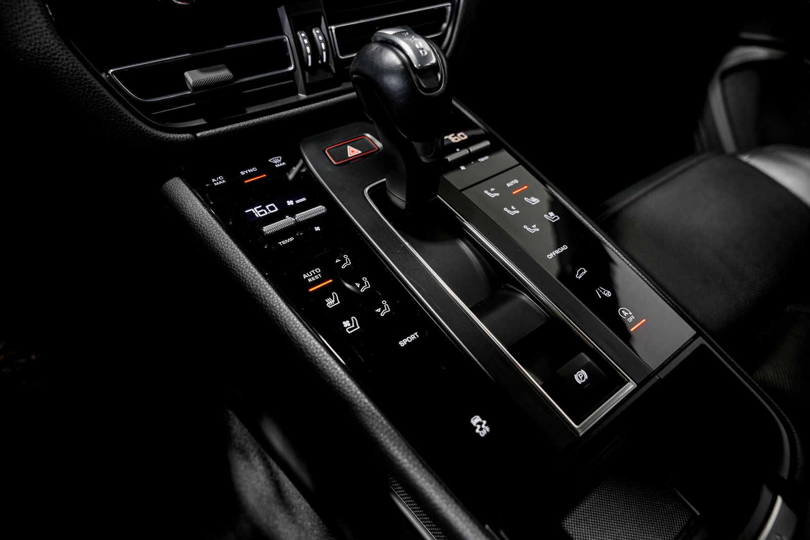 2024 Porsche Macan Base — photo 14